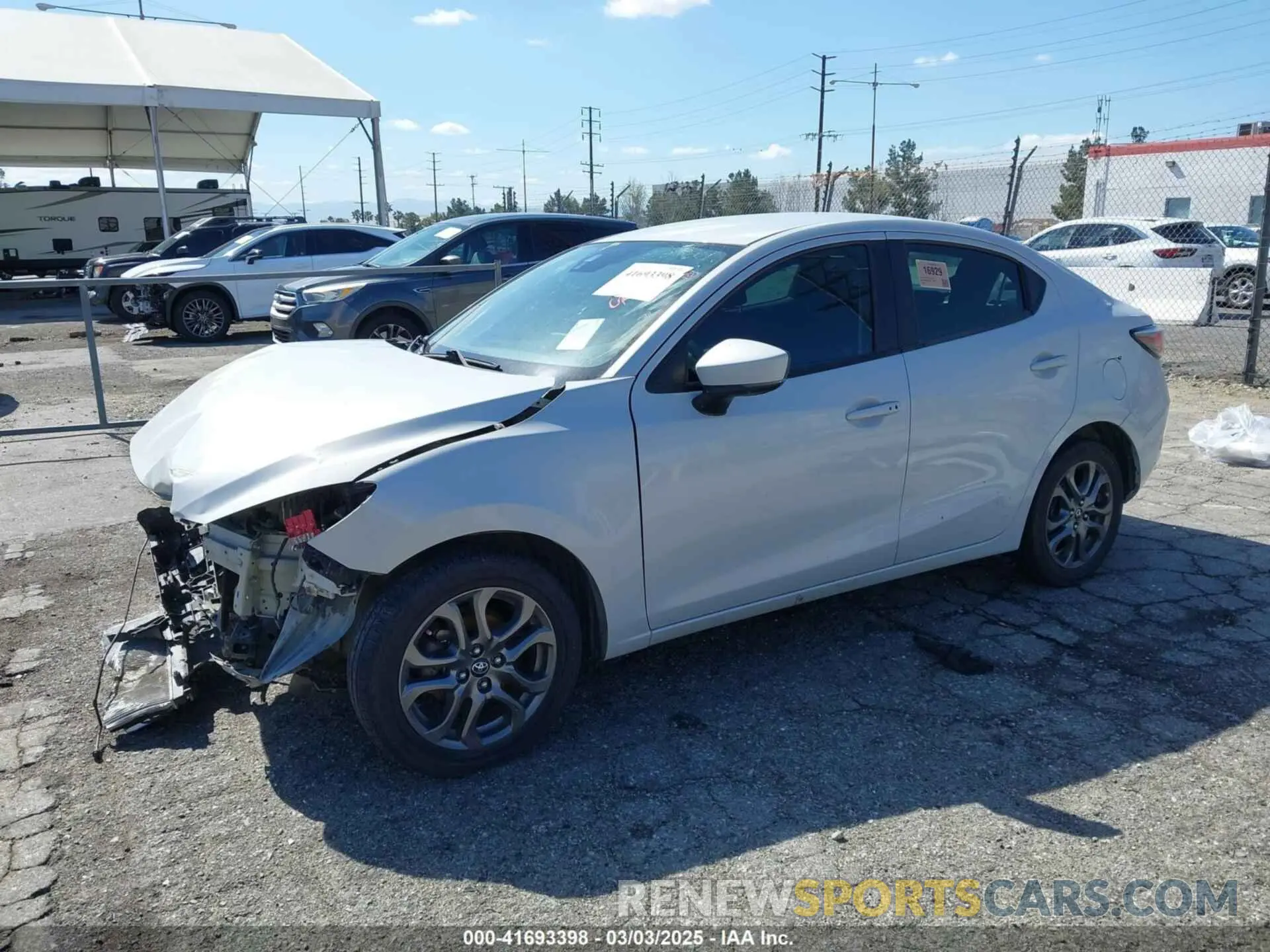 2 fotografías del automóvil dañado 3MYDLBYVXKY515604 TOYOTA YARIS 2019