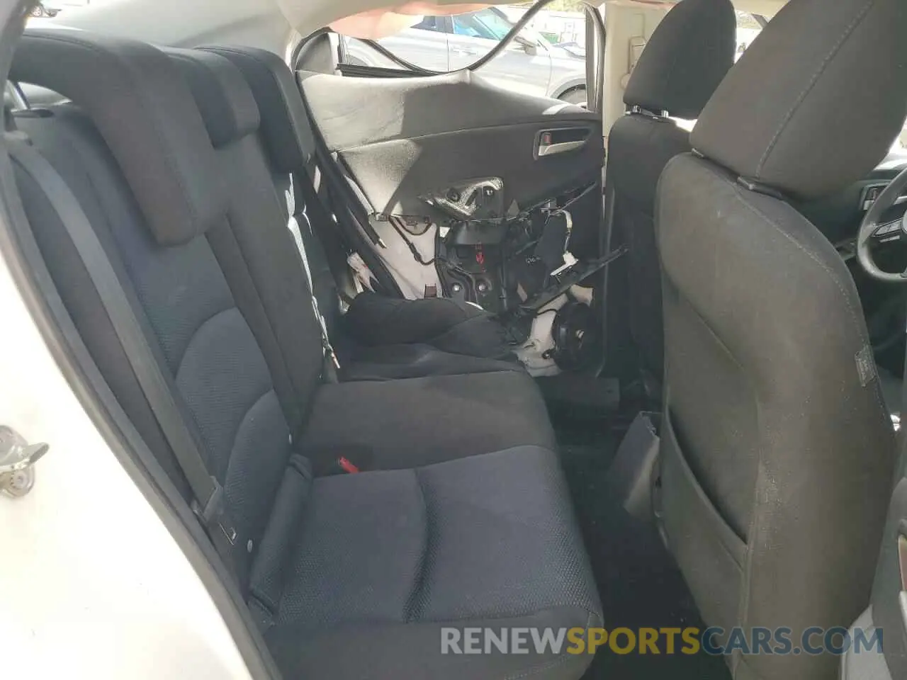 10 fotografías del automóvil dañado 3MYDLBYVXKY520673 TOYOTA YARIS 2019