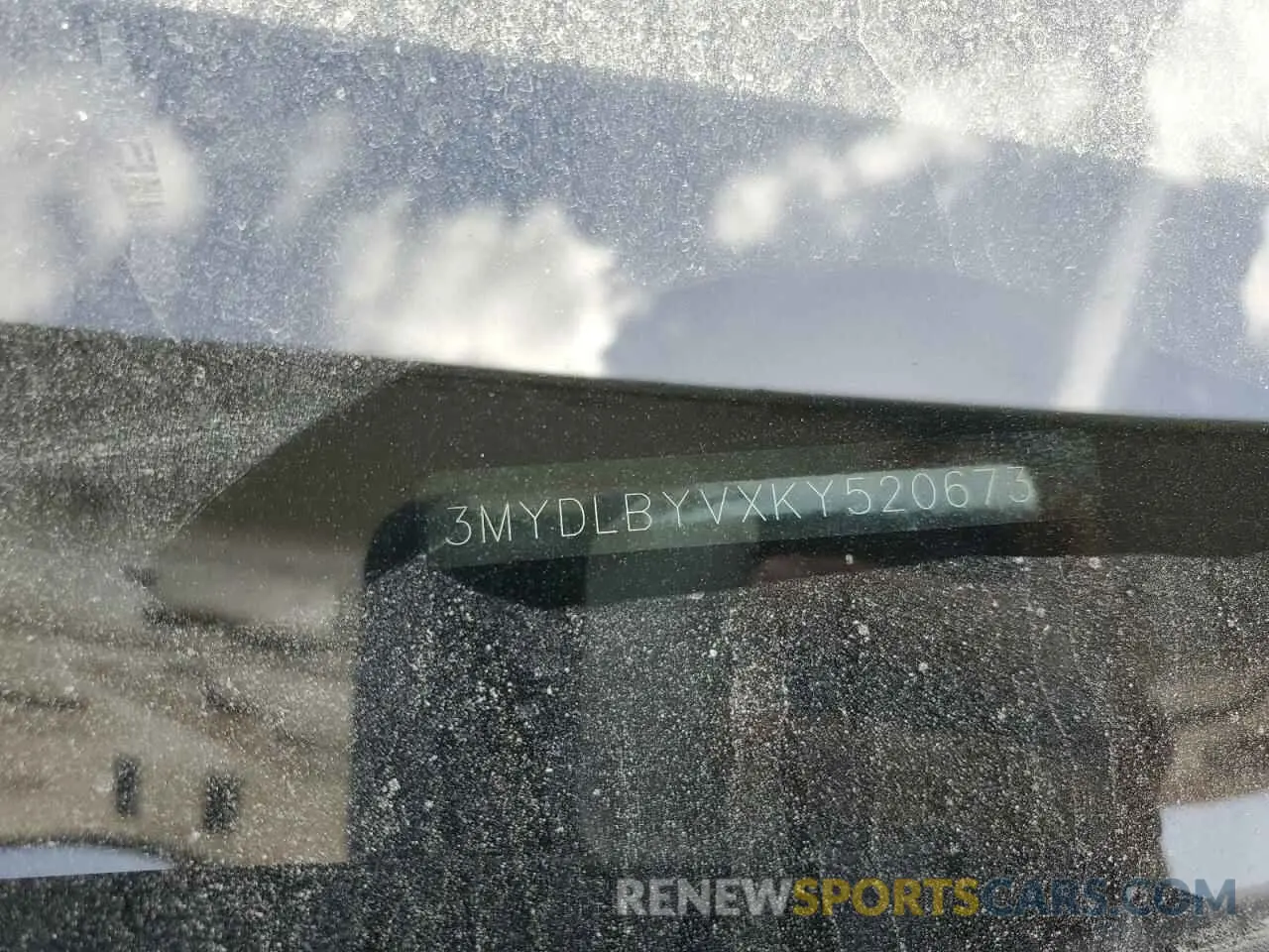 15 fotografías del automóvil dañado 3MYDLBYVXKY520673 TOYOTA YARIS 2019