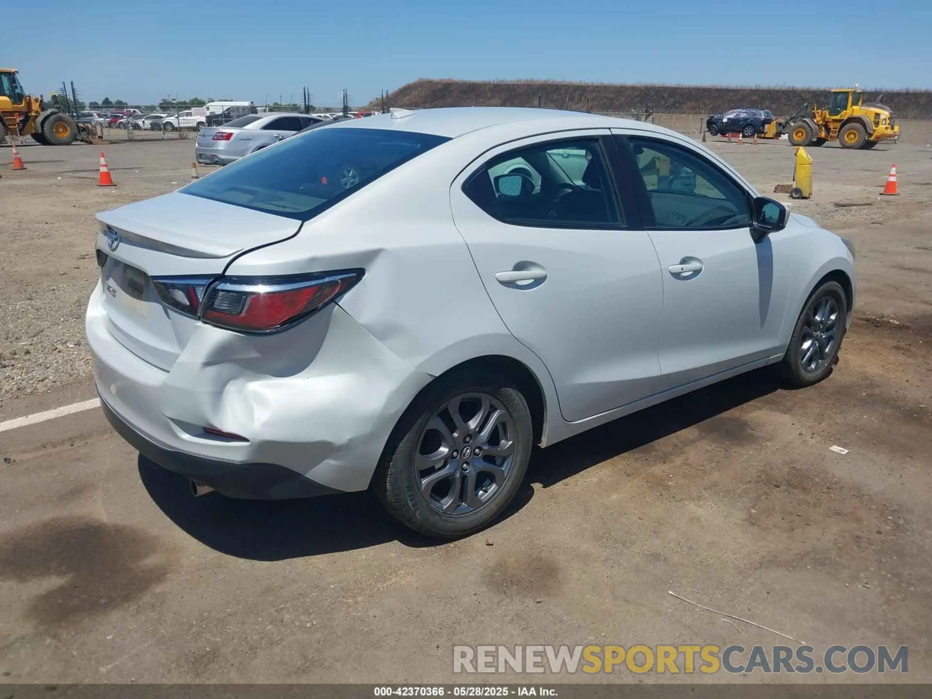 4 fotografías del automóvil dañado 3MYDLBYVXKY524836 TOYOTA YARIS 2019