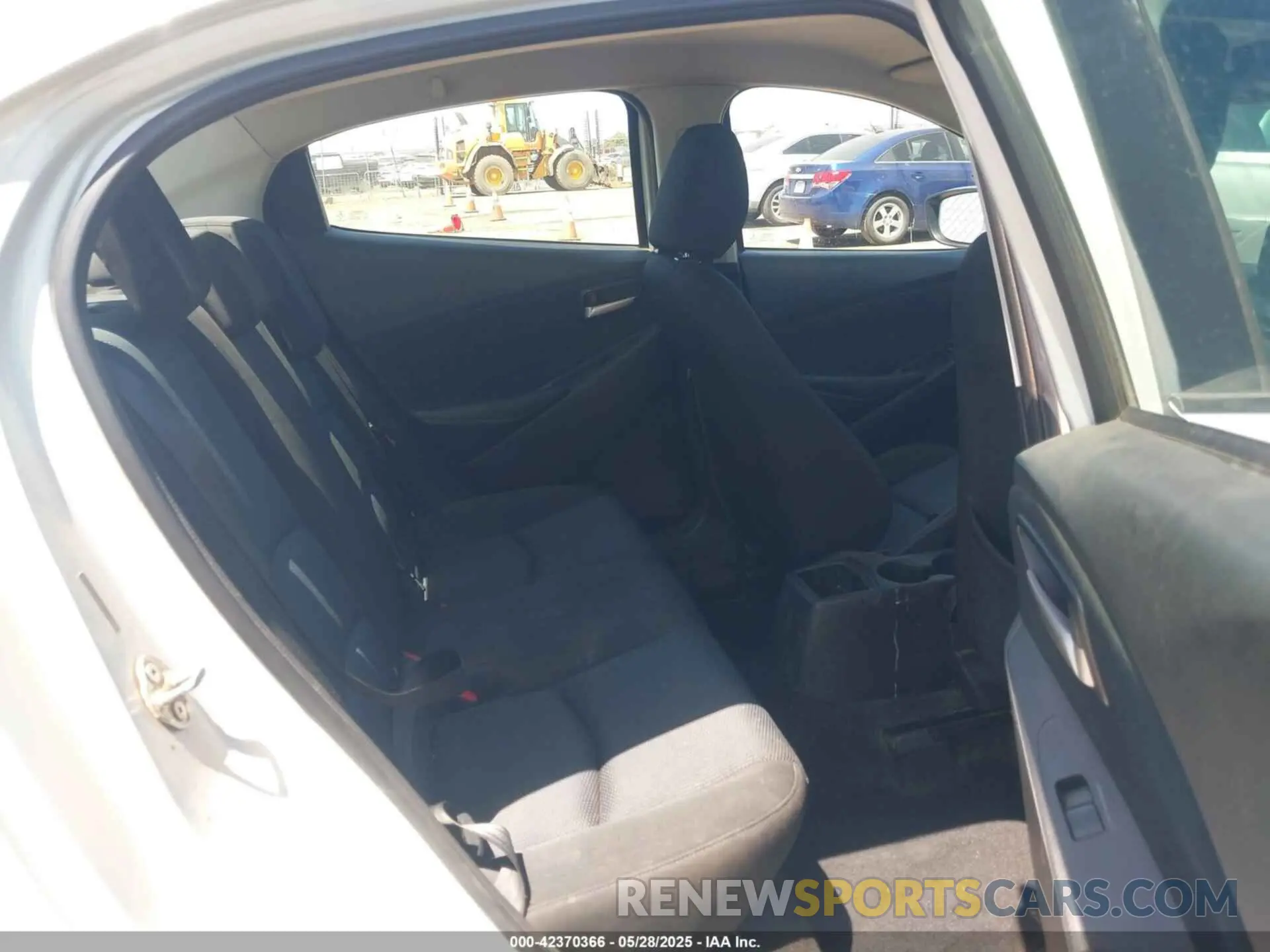 8 fotografías del automóvil dañado 3MYDLBYVXKY524836 TOYOTA YARIS 2019