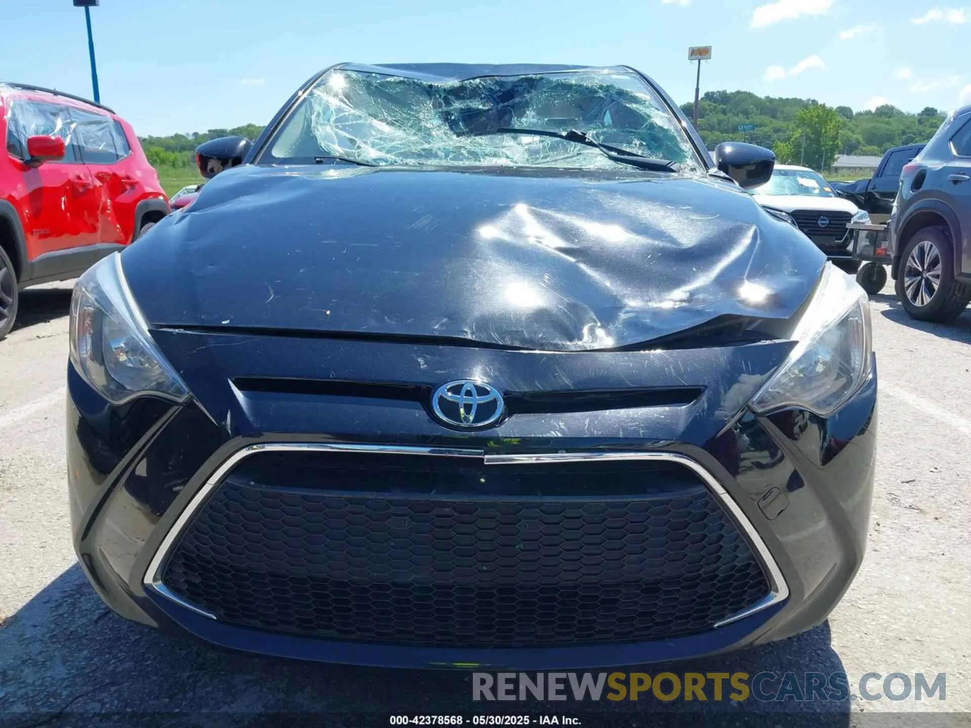 12 fotografías del automóvil dañado 3MYDLBYVXKY527526 TOYOTA YARIS 2019