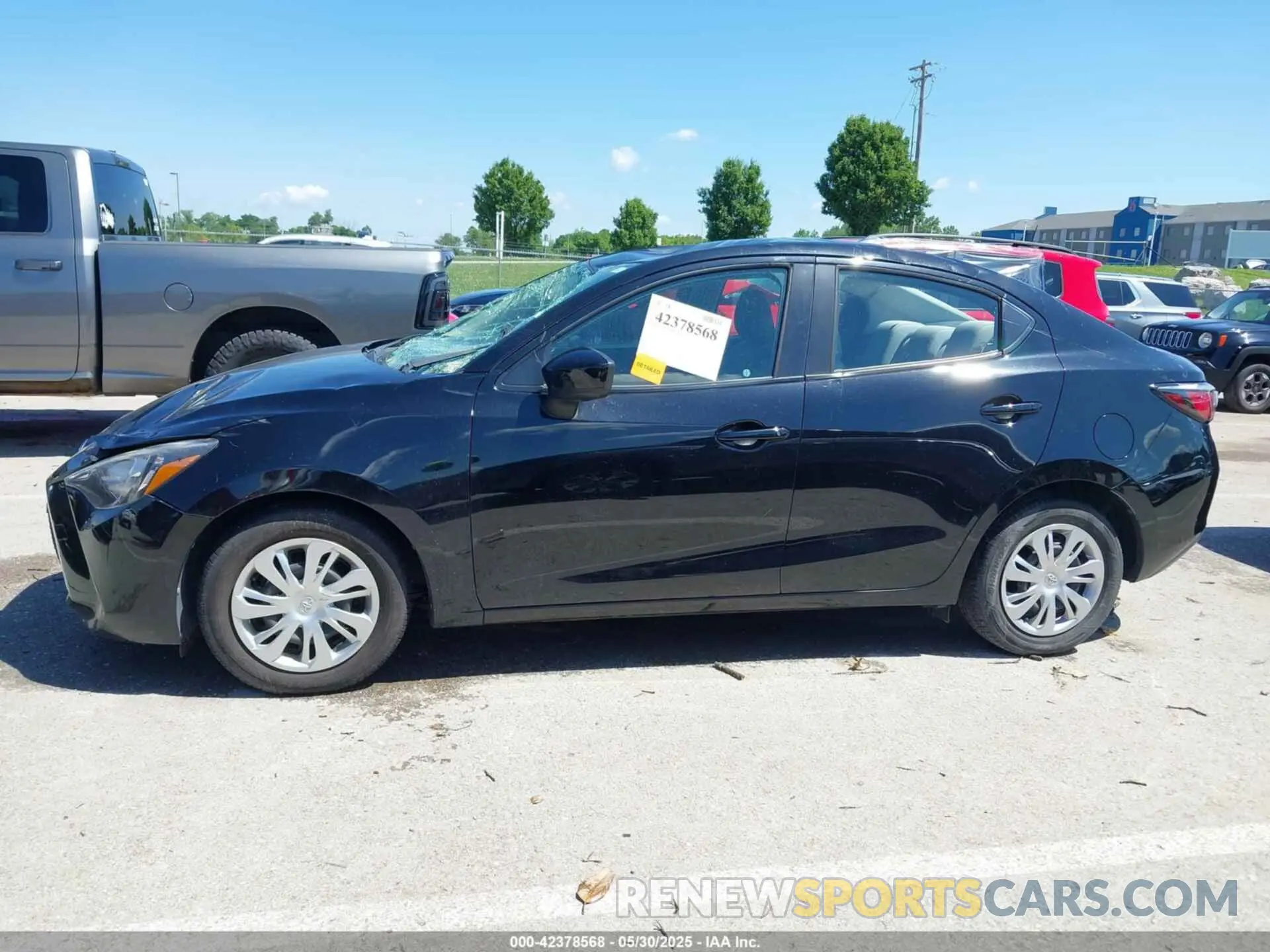 14 fotografías del automóvil dañado 3MYDLBYVXKY527526 TOYOTA YARIS 2019