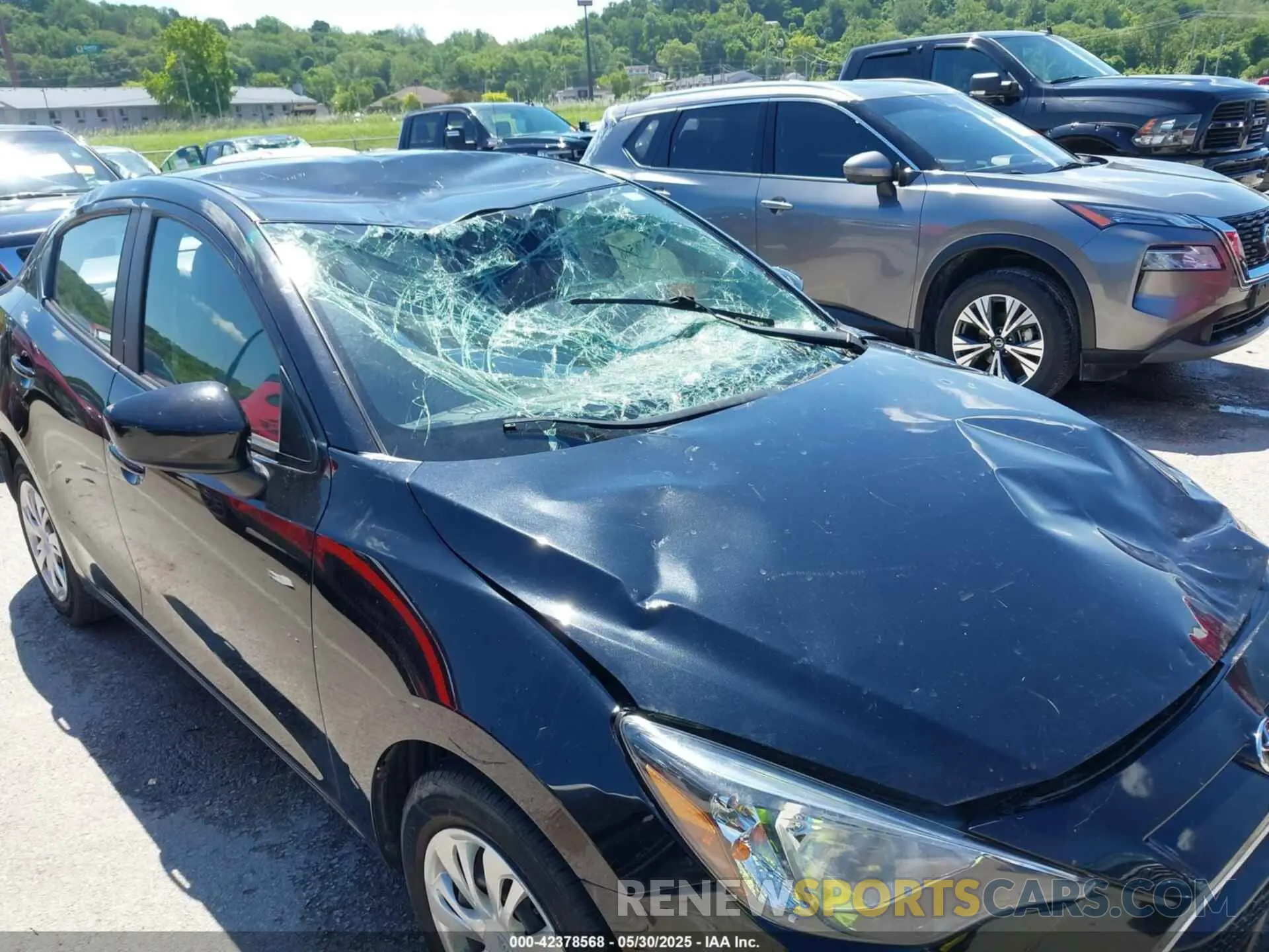 17 fotografías del automóvil dañado 3MYDLBYVXKY527526 TOYOTA YARIS 2019