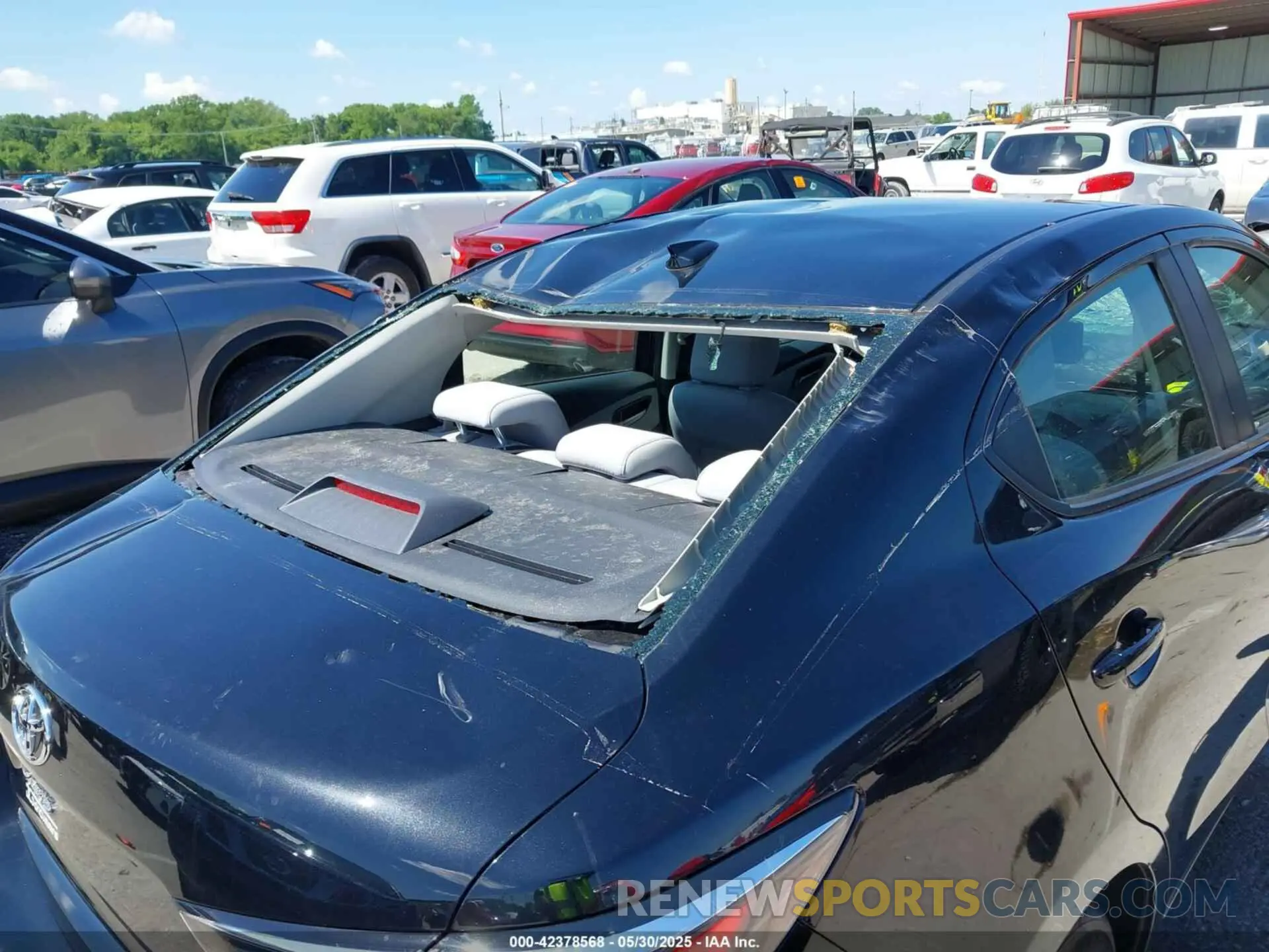 19 fotografías del automóvil dañado 3MYDLBYVXKY527526 TOYOTA YARIS 2019