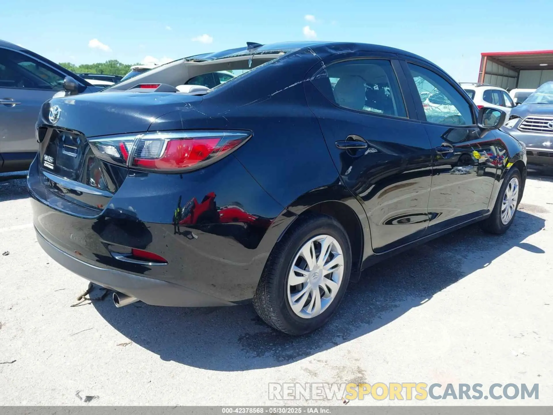 4 fotografías del automóvil dañado 3MYDLBYVXKY527526 TOYOTA YARIS 2019