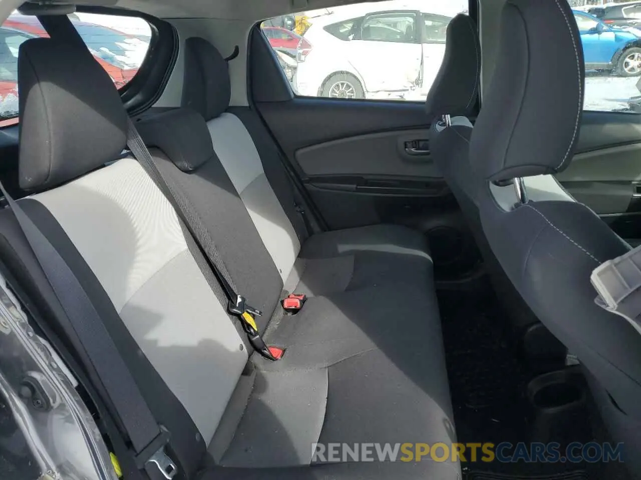 10 fotografías del automóvil dañado VNKKTUD34KA101011 TOYOTA YARIS 2019