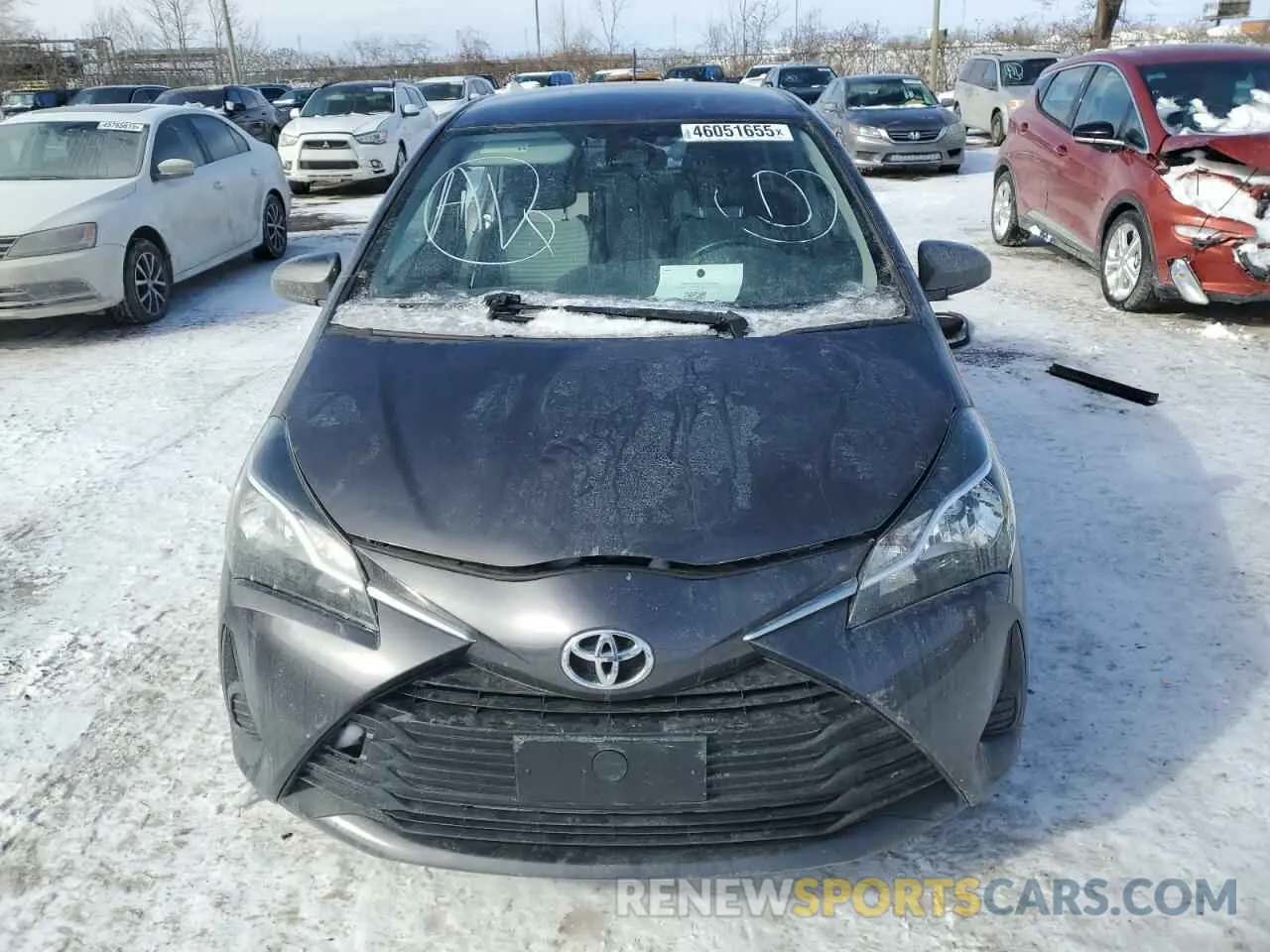 5 fotografías del automóvil dañado VNKKTUD34KA101011 TOYOTA YARIS 2019