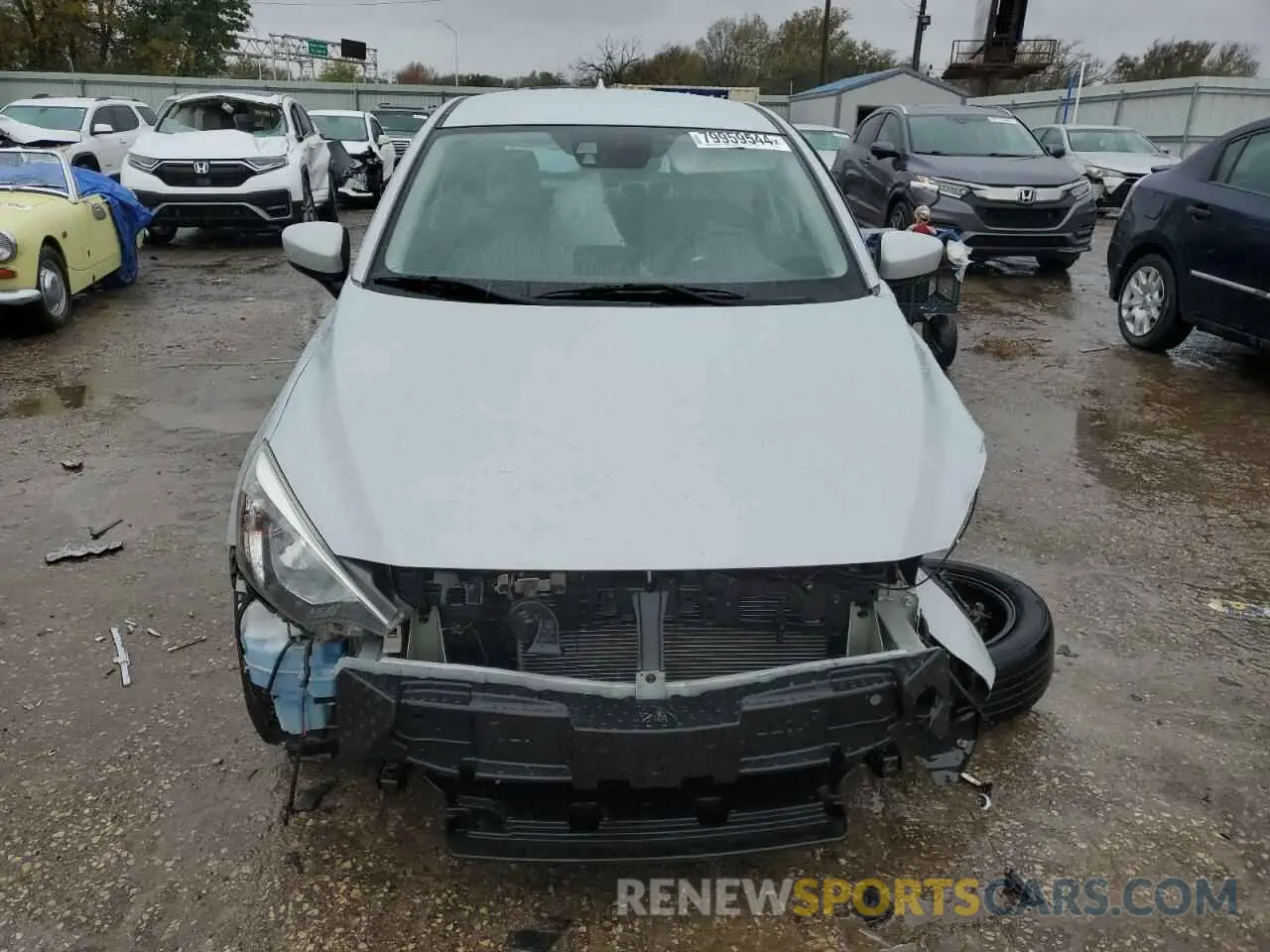 5 fotografías del automóvil dañado 3MYDLBJV0LY701681 TOYOTA YARIS 2020