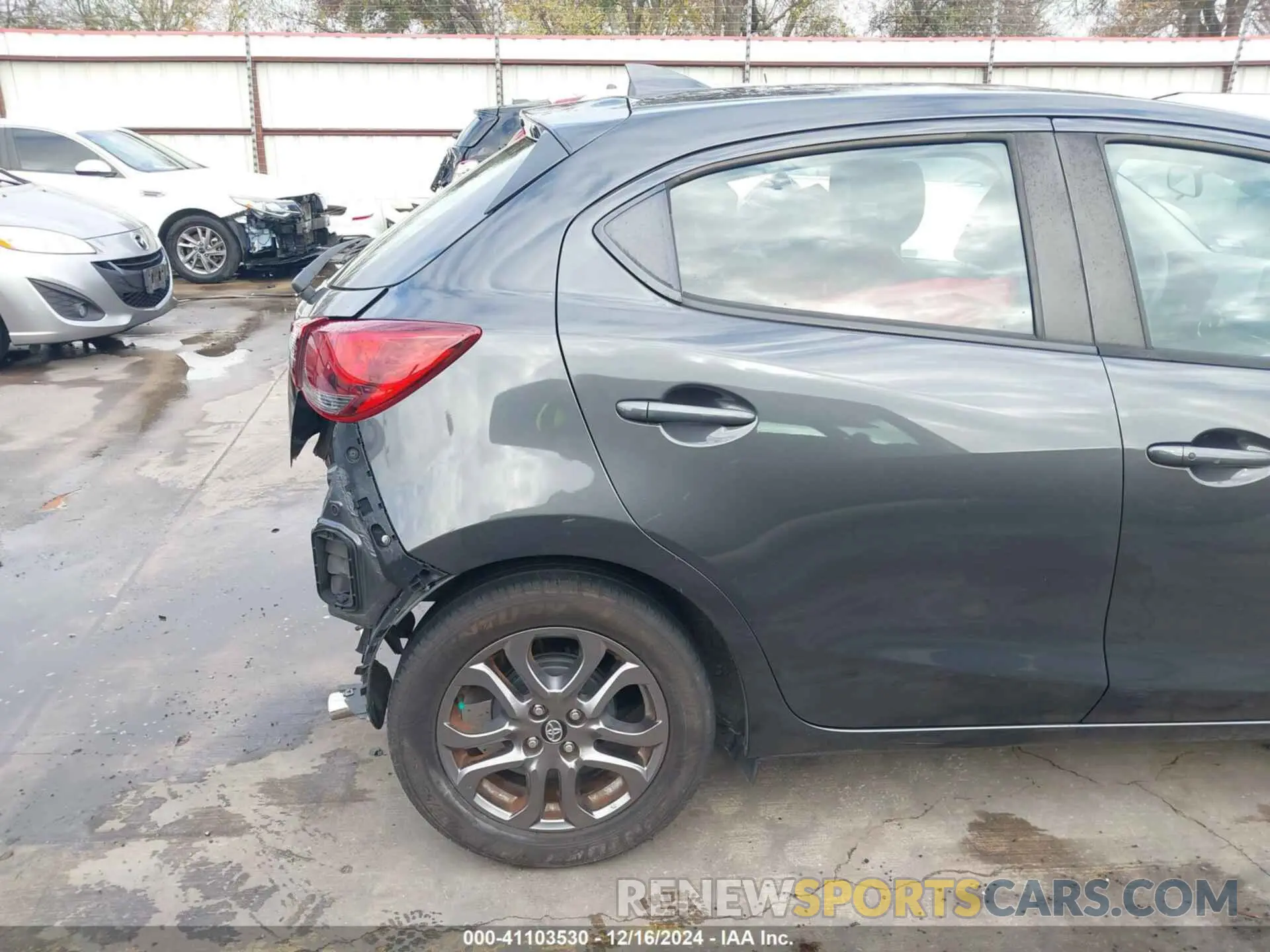 18 fotografías del automóvil dañado 3MYDLBJV0LY704631 TOYOTA YARIS 2020