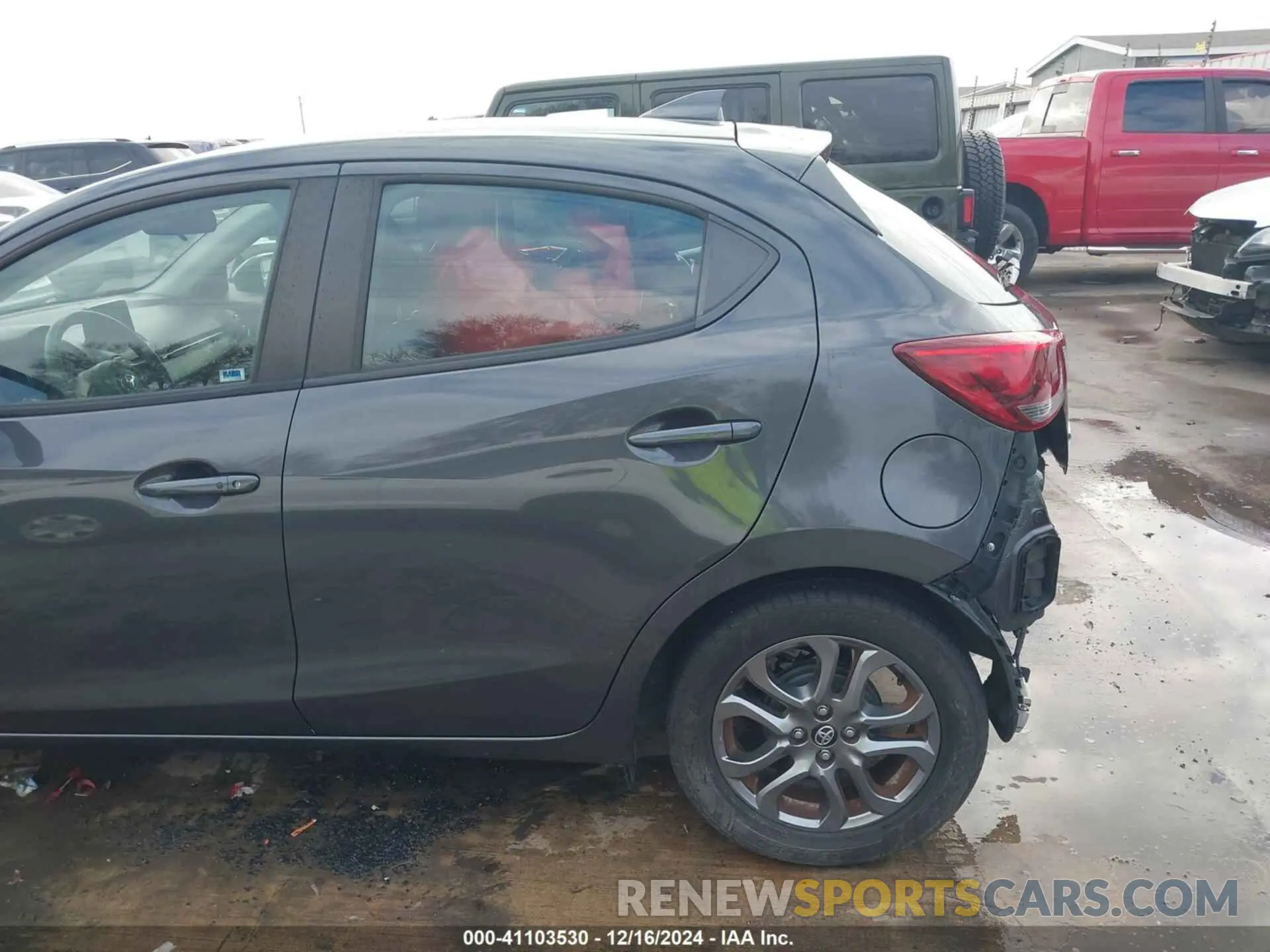 19 fotografías del automóvil dañado 3MYDLBJV0LY704631 TOYOTA YARIS 2020