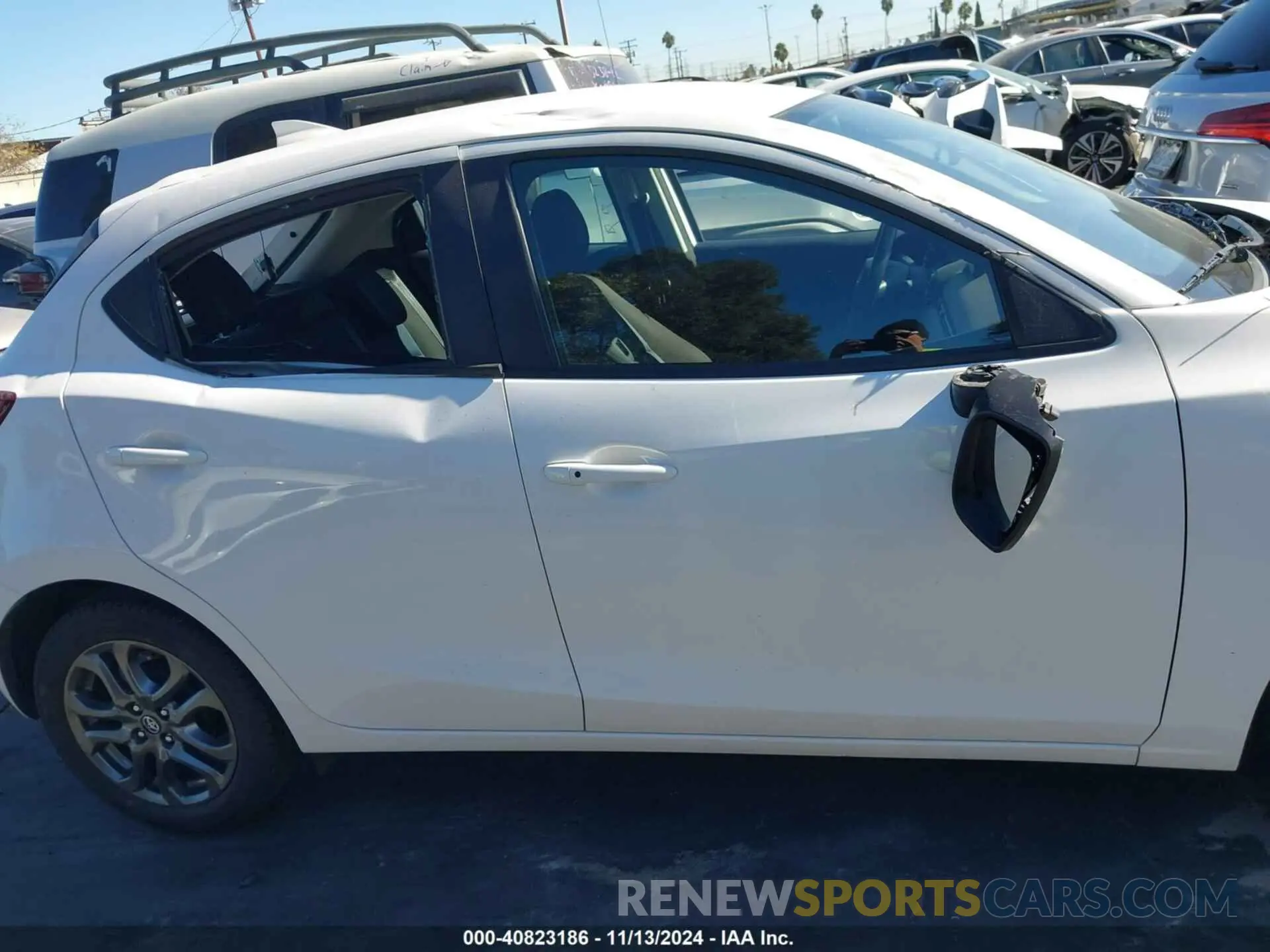14 fotografías del automóvil dañado 3MYDLBJV0LY705634 TOYOTA YARIS 2020