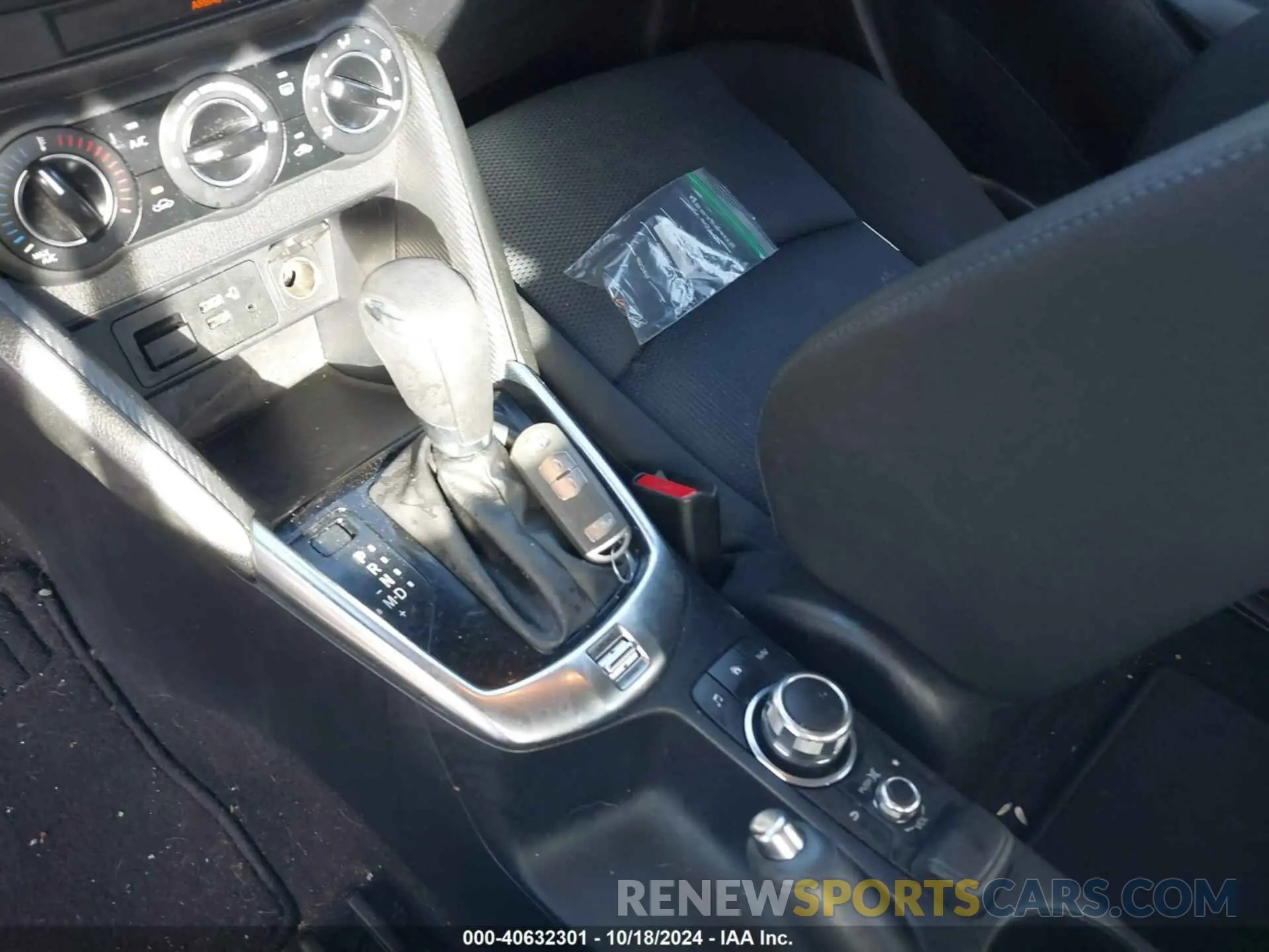 11 fotografías del automóvil dañado 3MYDLBJV1LY700443 TOYOTA YARIS 2020