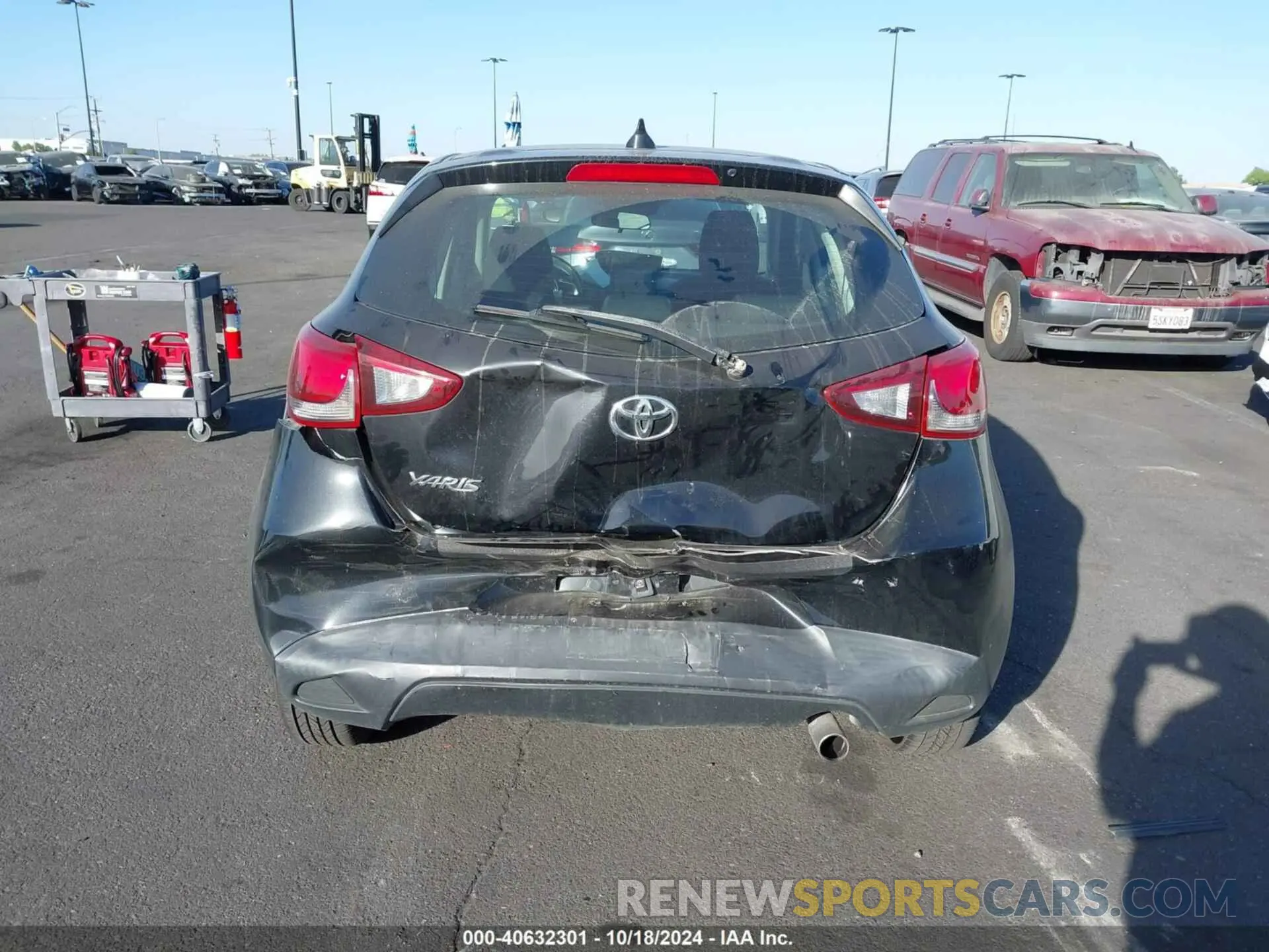 16 fotografías del automóvil dañado 3MYDLBJV1LY700443 TOYOTA YARIS 2020