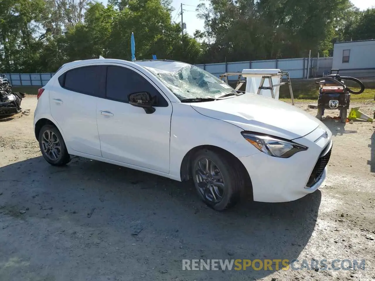 4 fotografías del automóvil dañado 3MYDLBJV1LY701432 TOYOTA YARIS 2020