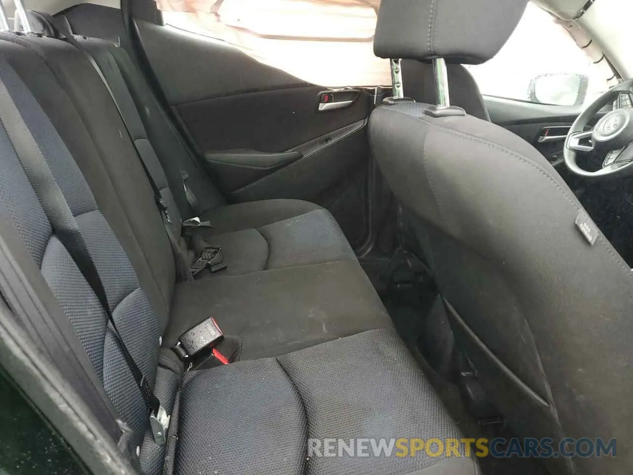 10 fotografías del automóvil dañado 3MYDLBJV1LY706288 TOYOTA YARIS 2020