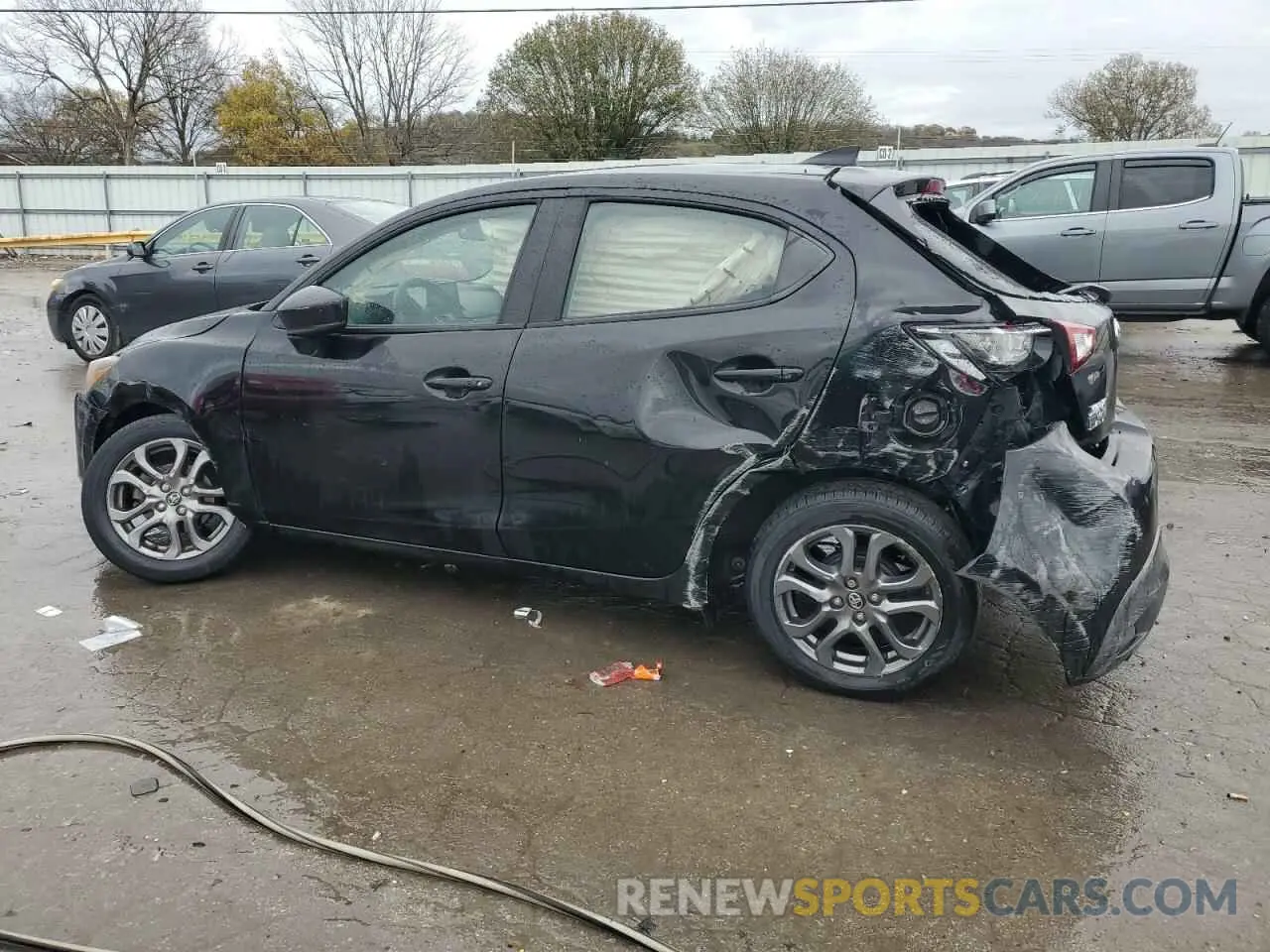 2 fotografías del automóvil dañado 3MYDLBJV1LY706288 TOYOTA YARIS 2020
