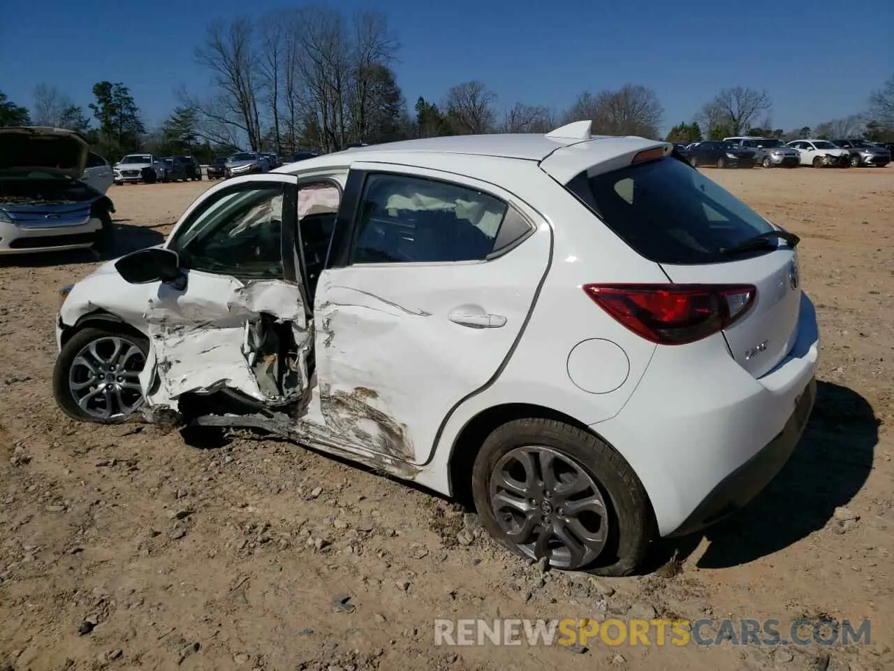 2 fotografías del automóvil dañado 3MYDLBJV1LY708669 TOYOTA YARIS 2020