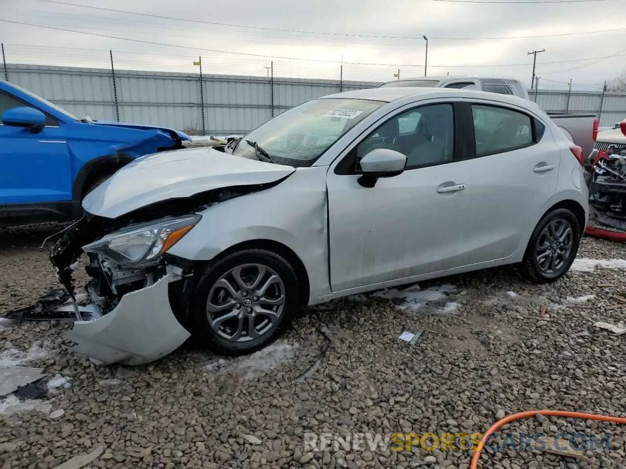1 fotografías del automóvil dañado 3MYDLBJV2LY702637 TOYOTA YARIS 2020
