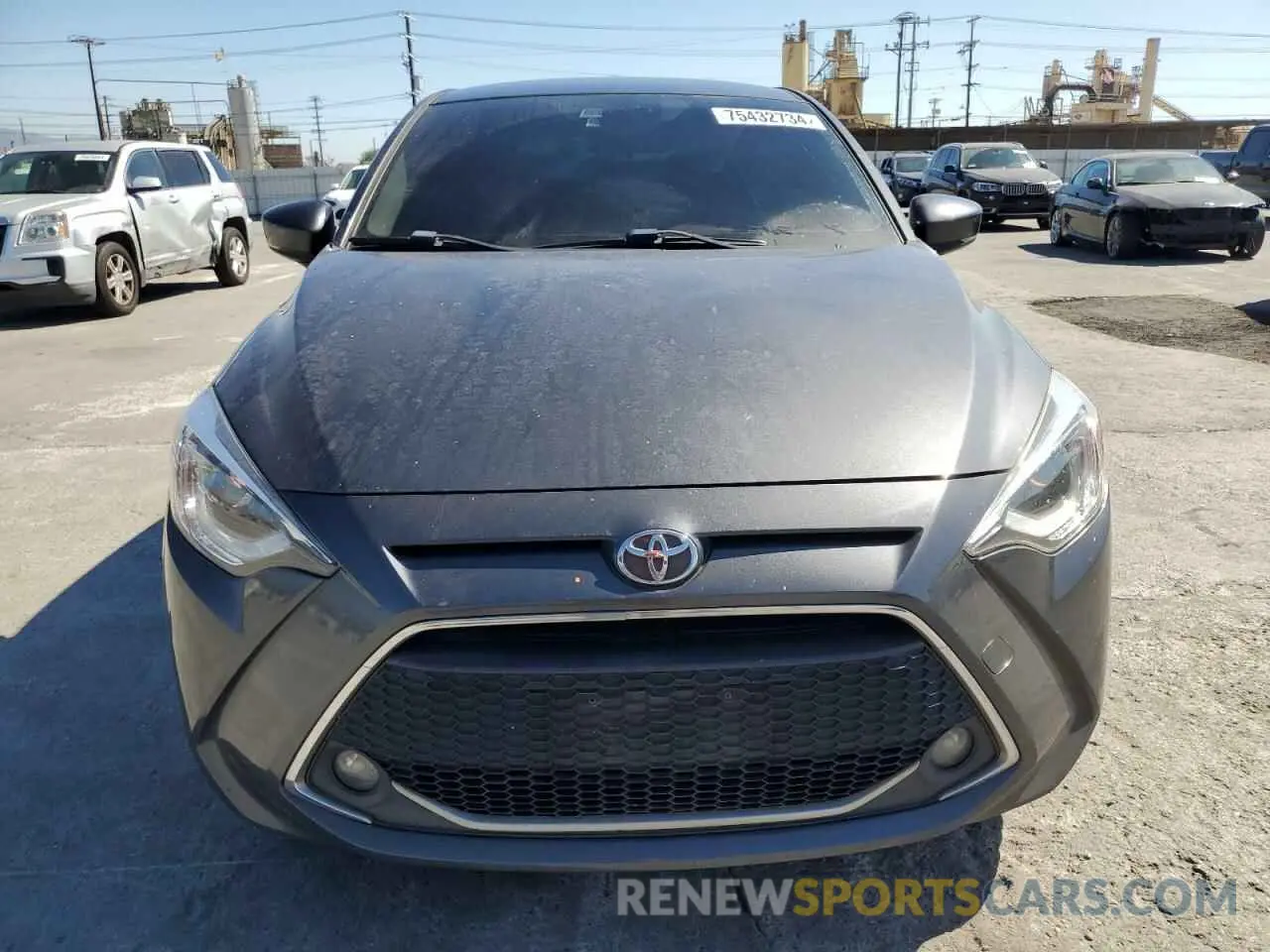 5 fotografías del automóvil dañado 3MYDLBJV2LY705604 TOYOTA YARIS 2020