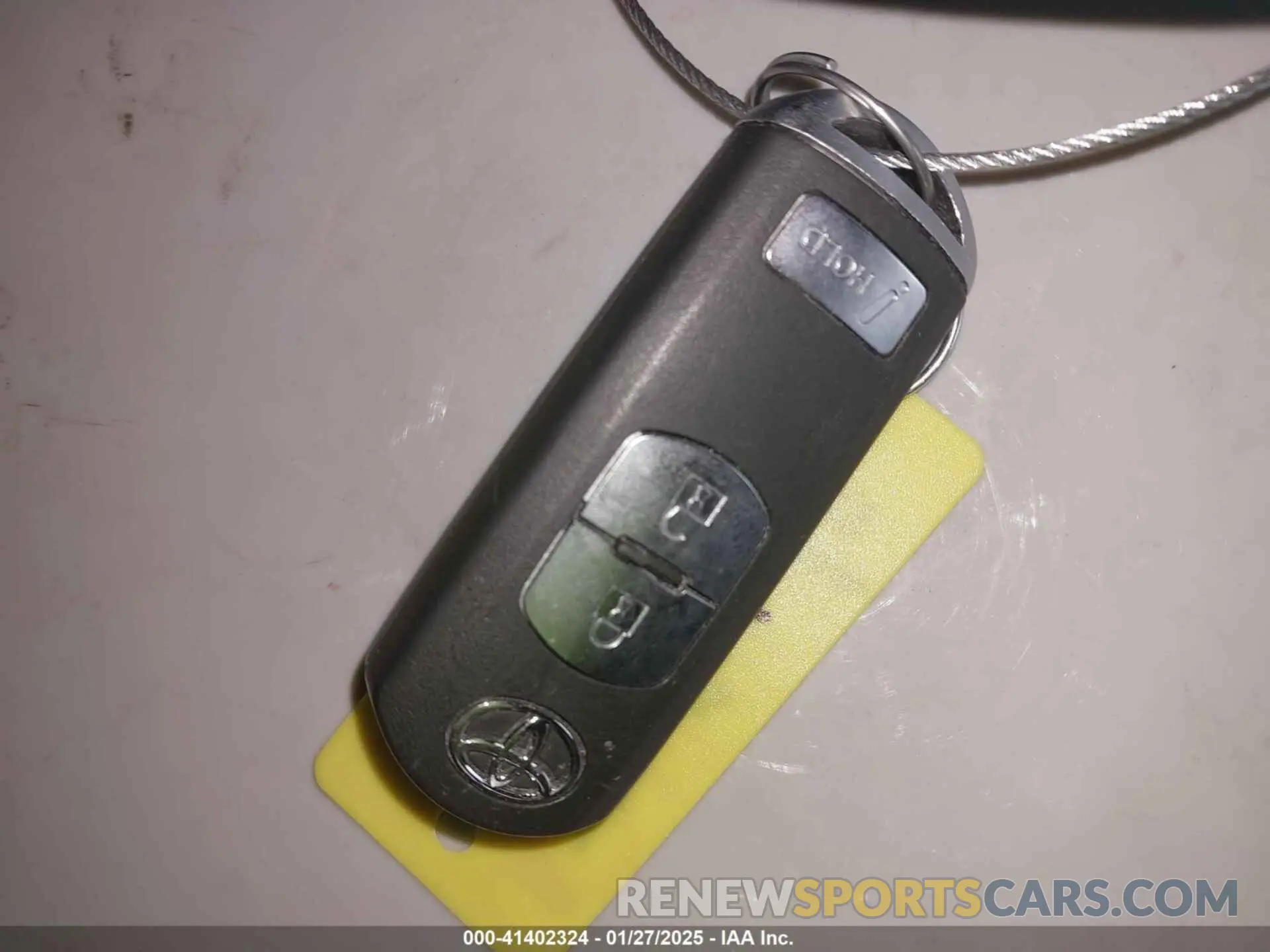 11 fotografías del automóvil dañado 3MYDLBJV3LY703795 TOYOTA YARIS 2020