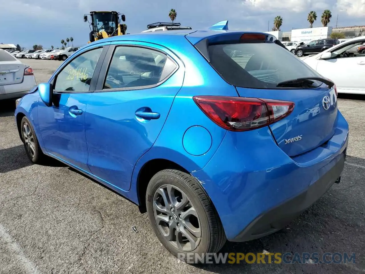 3 fotografías del automóvil dañado 3MYDLBJV3LY705417 TOYOTA YARIS 2020