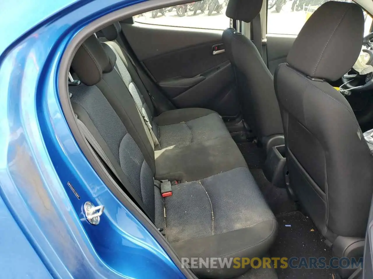 6 fotografías del automóvil dañado 3MYDLBJV3LY705417 TOYOTA YARIS 2020