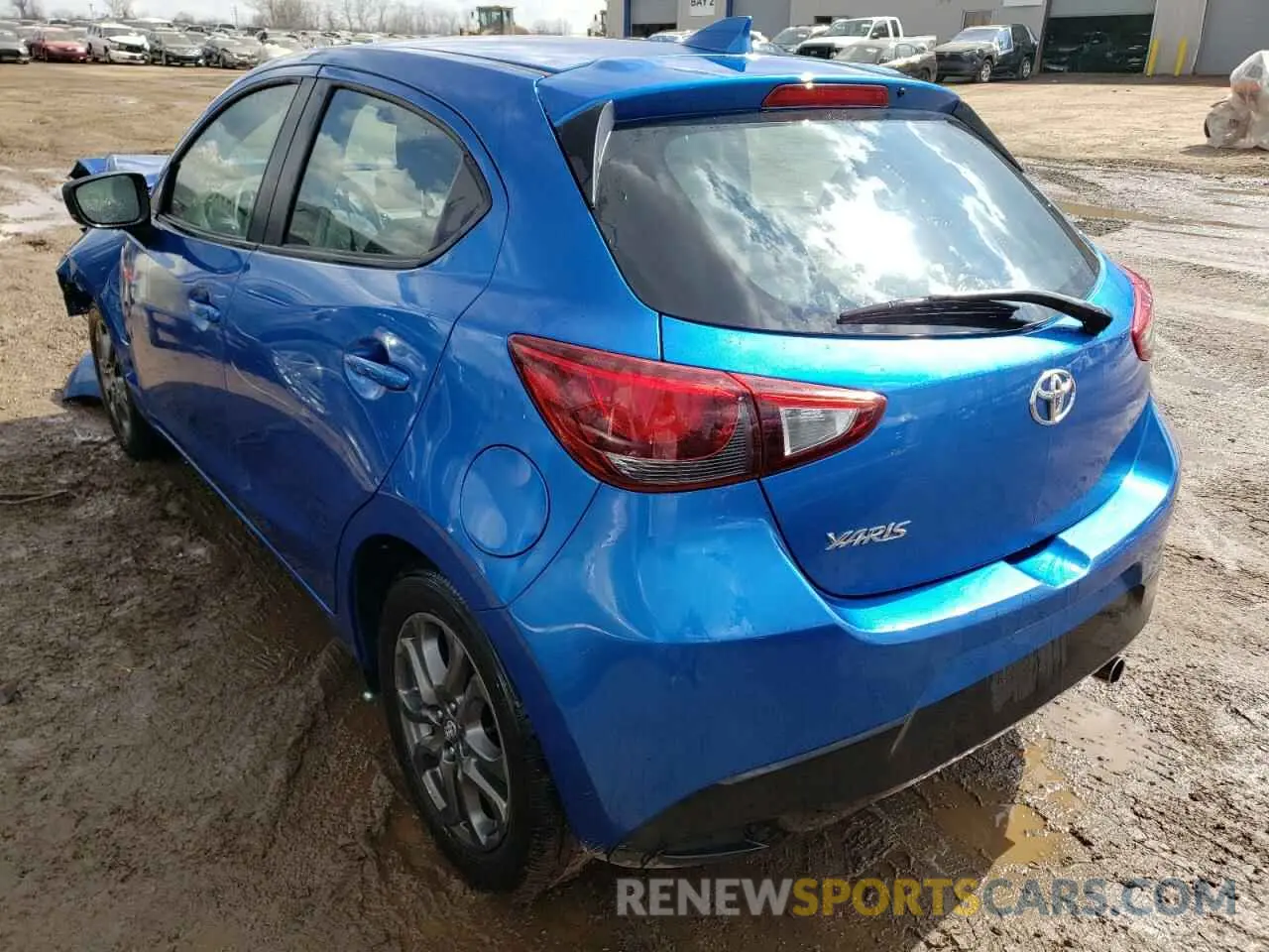 3 fotografías del automóvil dañado 3MYDLBJV4LY703563 TOYOTA YARIS 2020
