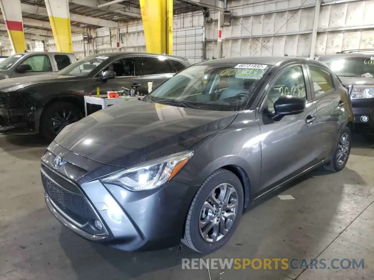 2 fotografías del automóvil dañado 3MYDLBJV4LY709444 TOYOTA YARIS 2020