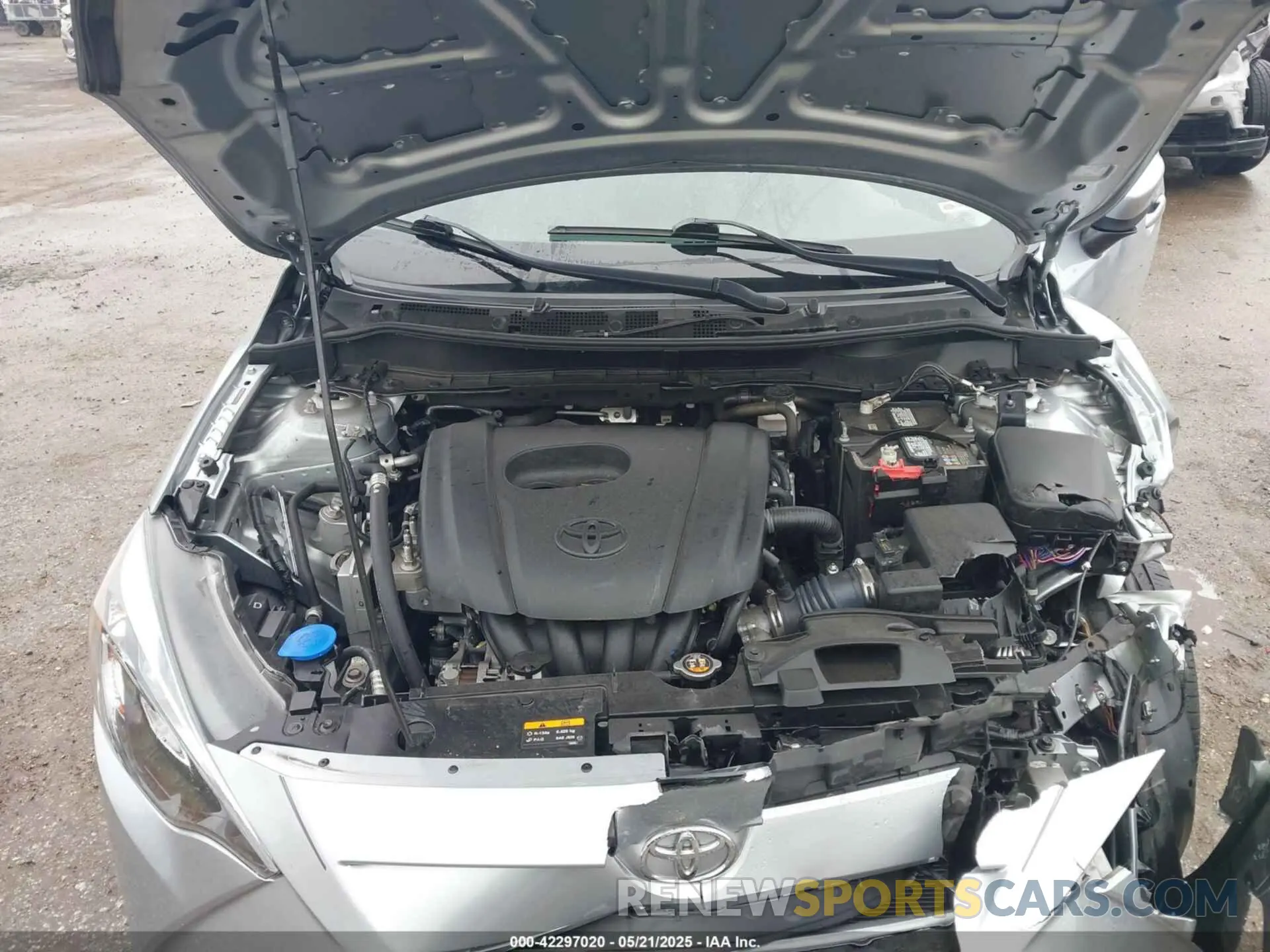 10 fotografías del automóvil dañado 3MYDLBJV6LY700373 TOYOTA YARIS 2020