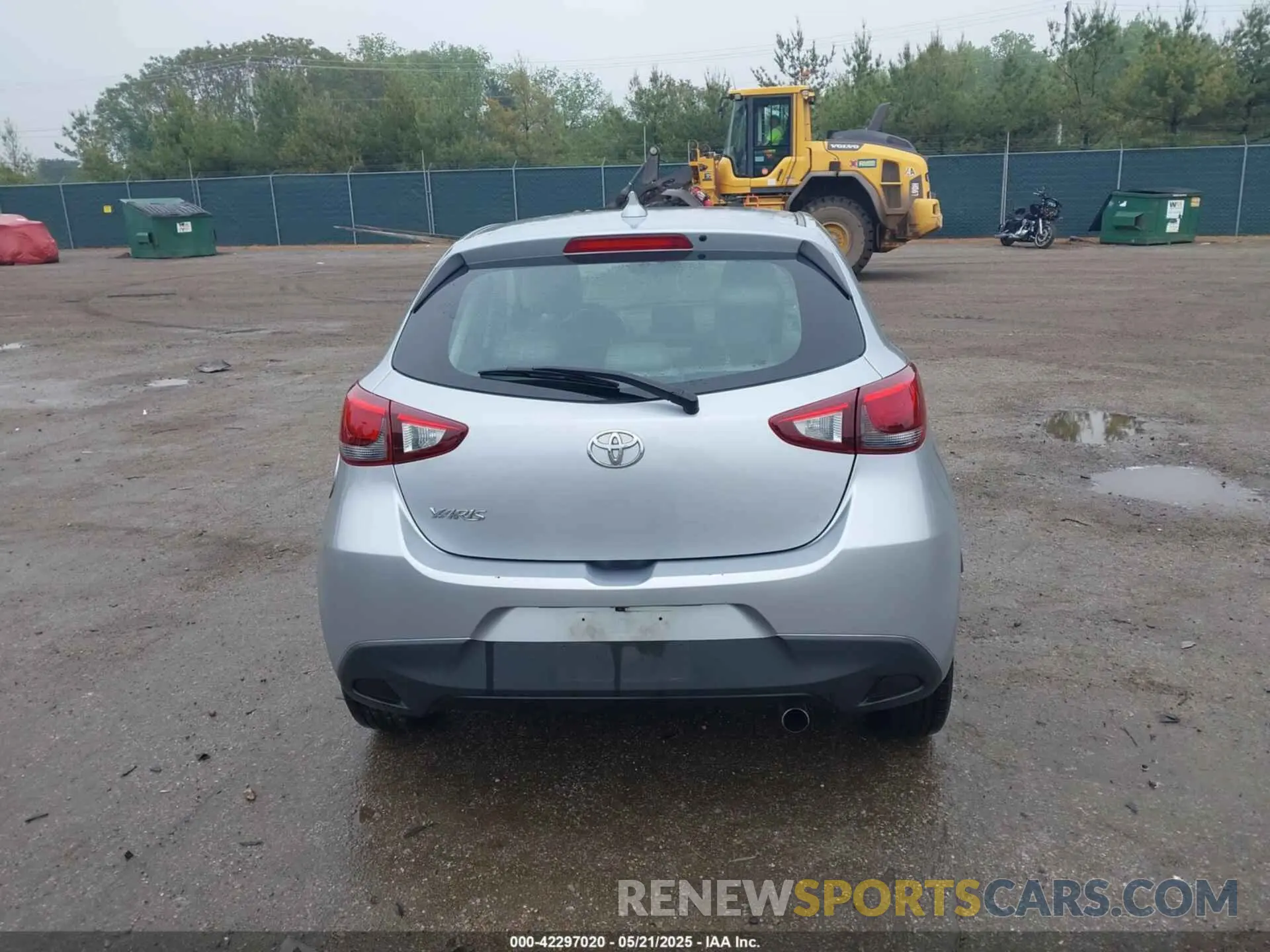 16 fotografías del automóvil dañado 3MYDLBJV6LY700373 TOYOTA YARIS 2020