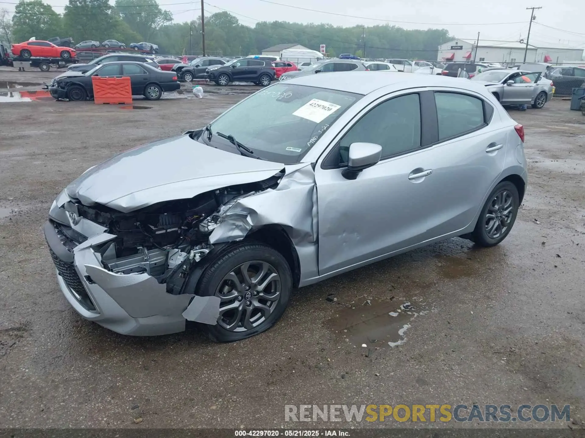 2 fotografías del automóvil dañado 3MYDLBJV6LY700373 TOYOTA YARIS 2020