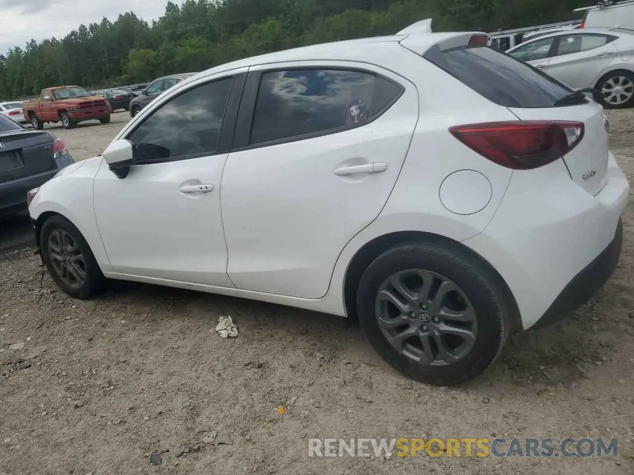 2 fotografías del automóvil dañado 3MYDLBJV6LY704391 TOYOTA YARIS 2020