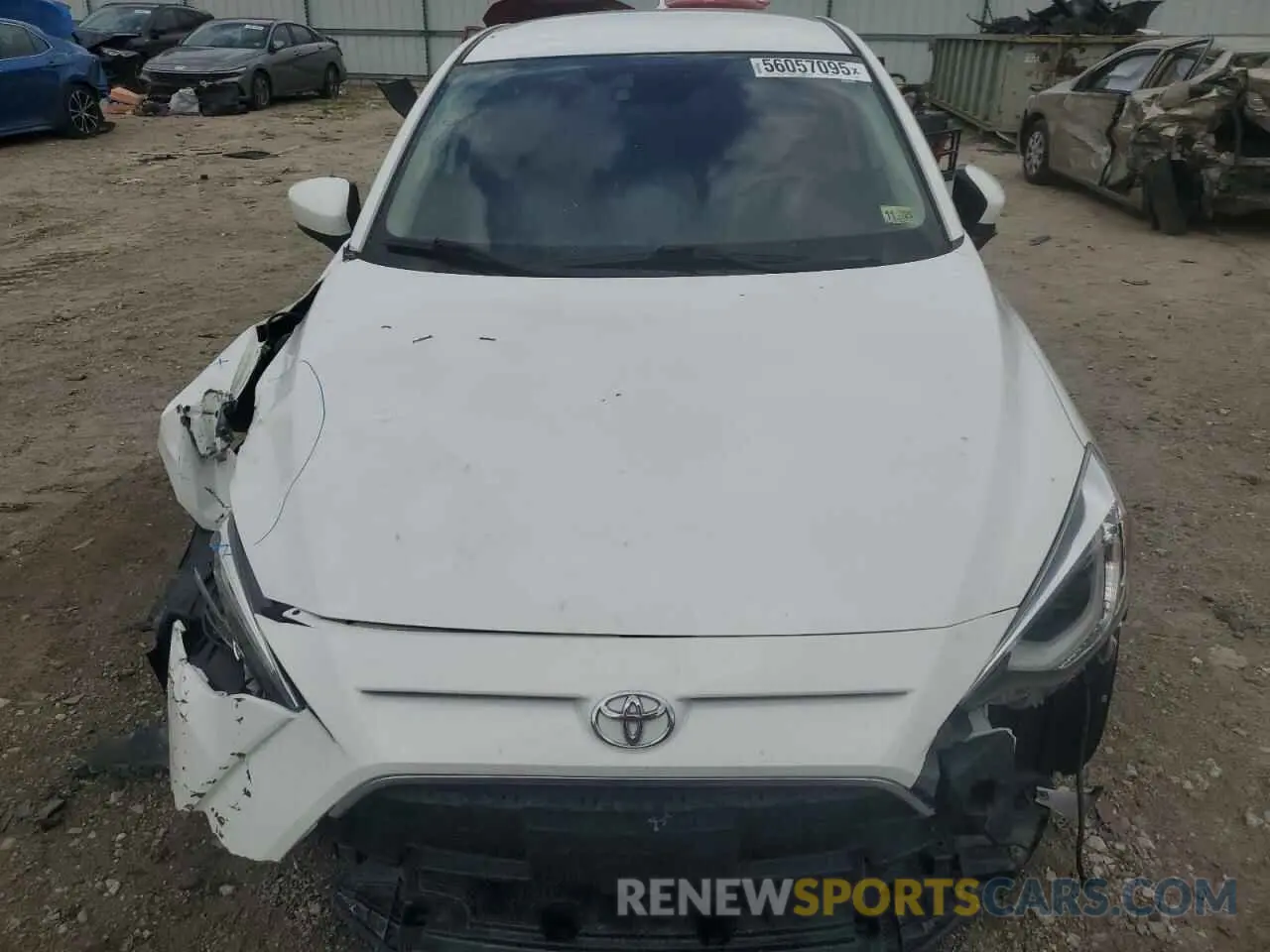 5 fotografías del automóvil dañado 3MYDLBJV6LY704391 TOYOTA YARIS 2020
