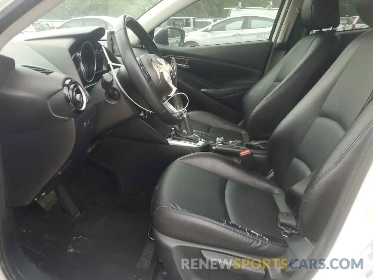 7 fotografías del automóvil dañado 3MYDLBJV6LY704391 TOYOTA YARIS 2020