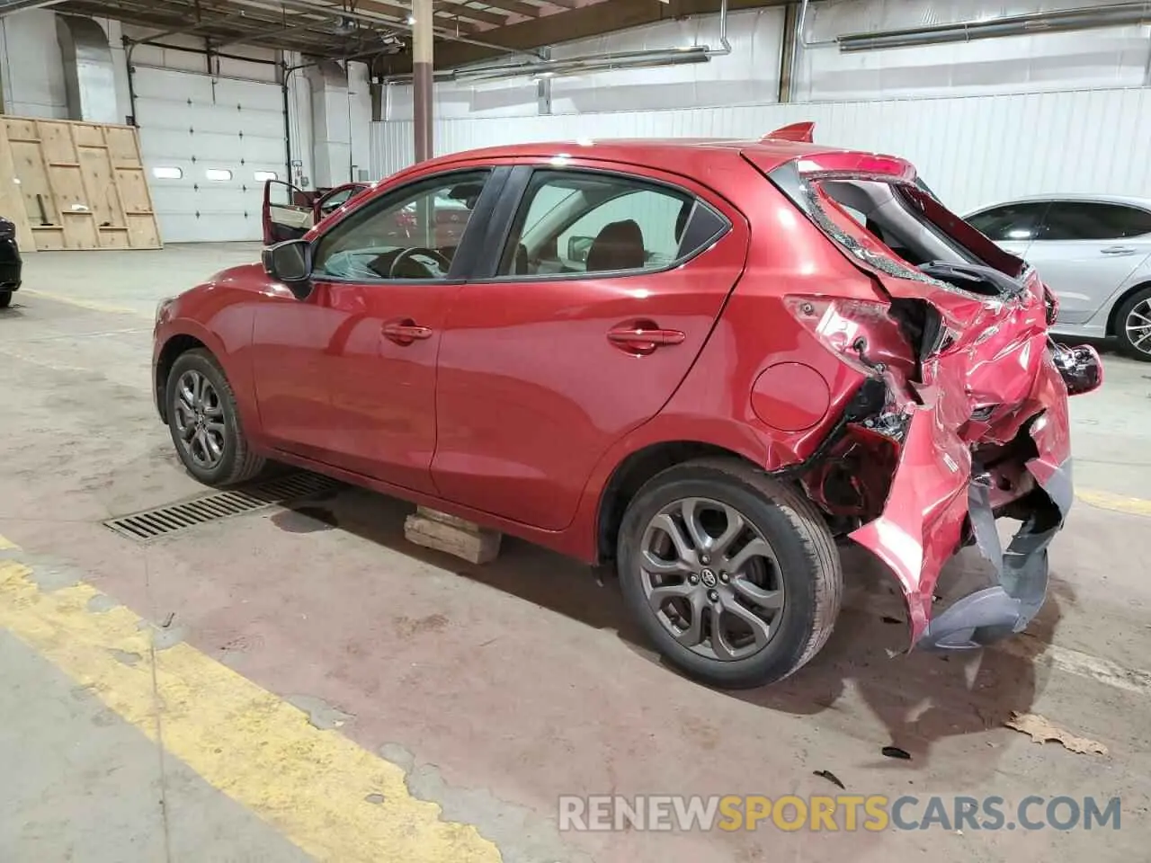 2 fotografías del automóvil dañado 3MYDLBJV8LY701718 TOYOTA YARIS 2020