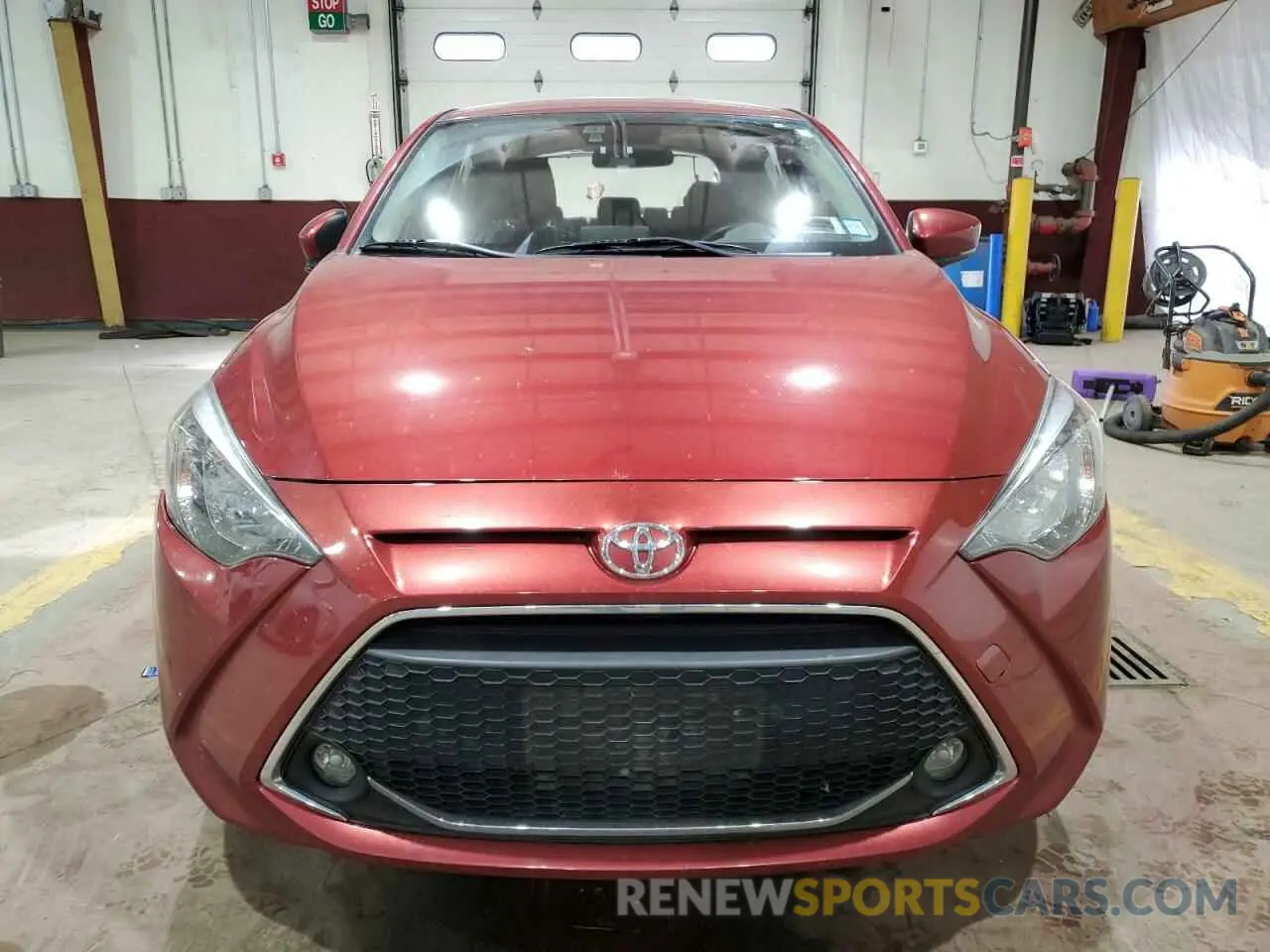 5 fotografías del automóvil dañado 3MYDLBJV8LY701718 TOYOTA YARIS 2020