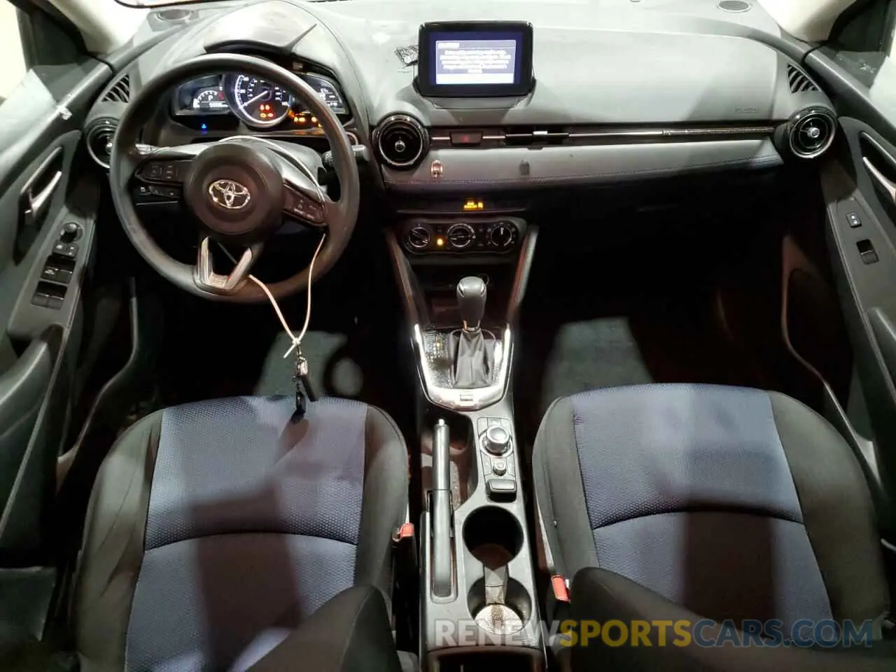8 fotografías del automóvil dañado 3MYDLBJV8LY701718 TOYOTA YARIS 2020