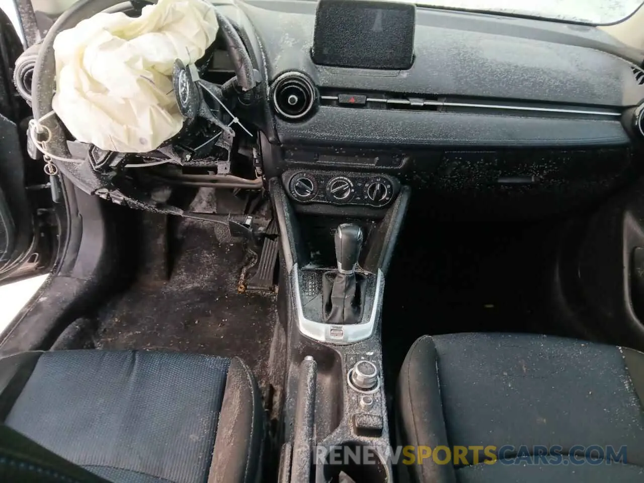 8 fotografías del automóvil dañado 3MYDLBJV8LY702562 TOYOTA YARIS 2020