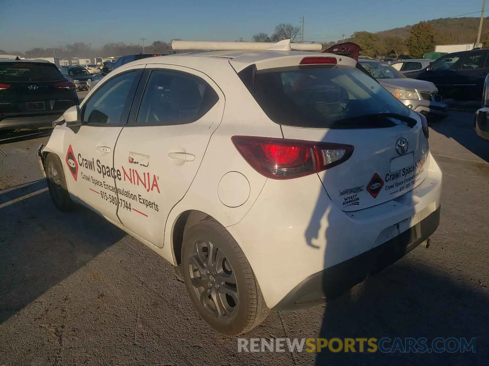 3 fotografías del automóvil dañado 3MYDLBJV8LY705087 TOYOTA YARIS 2020