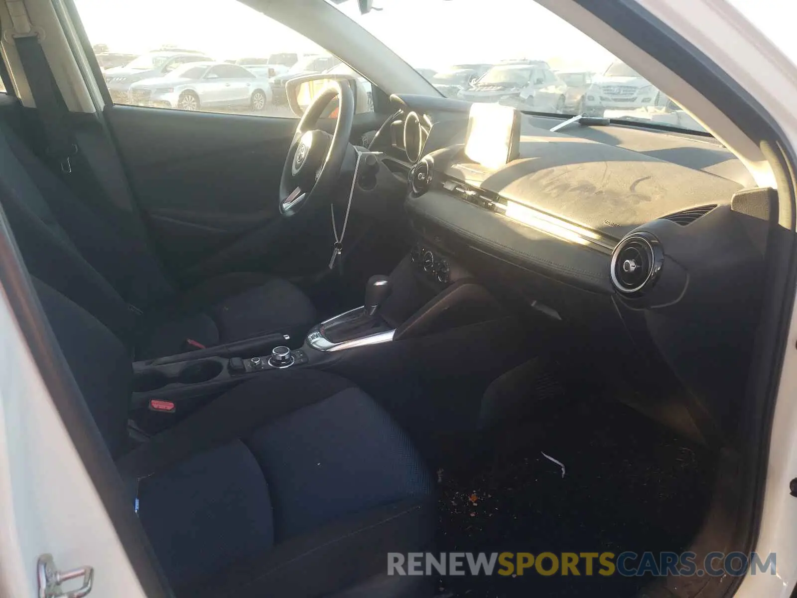5 fotografías del automóvil dañado 3MYDLBJV8LY705087 TOYOTA YARIS 2020