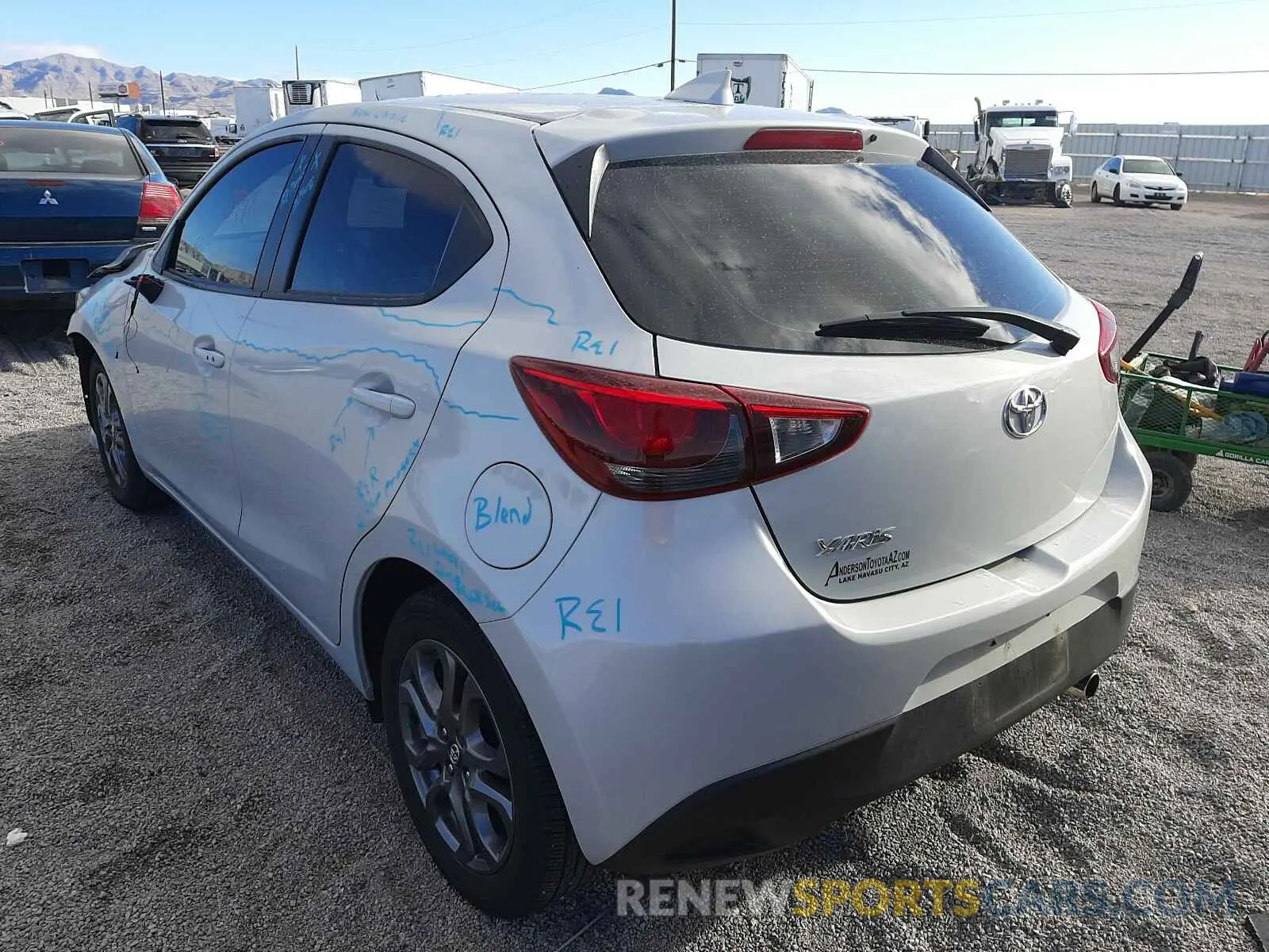 3 fotografías del automóvil dañado 3MYDLBJV8LY705655 TOYOTA YARIS 2020