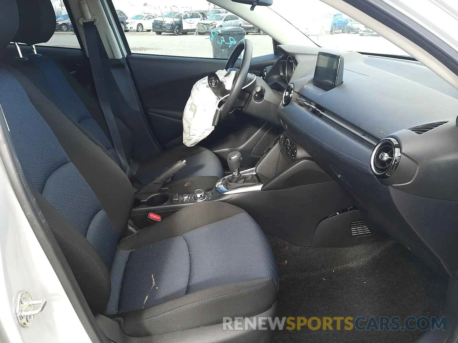 5 fotografías del automóvil dañado 3MYDLBJV8LY705655 TOYOTA YARIS 2020