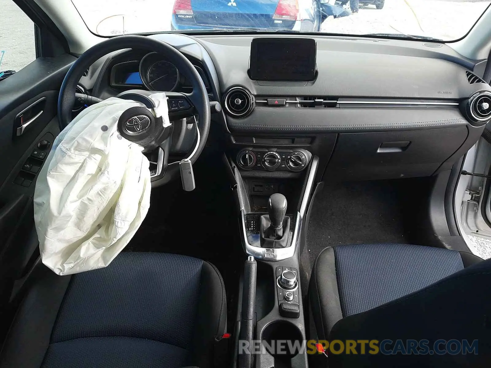 9 fotografías del automóvil dañado 3MYDLBJV8LY705655 TOYOTA YARIS 2020