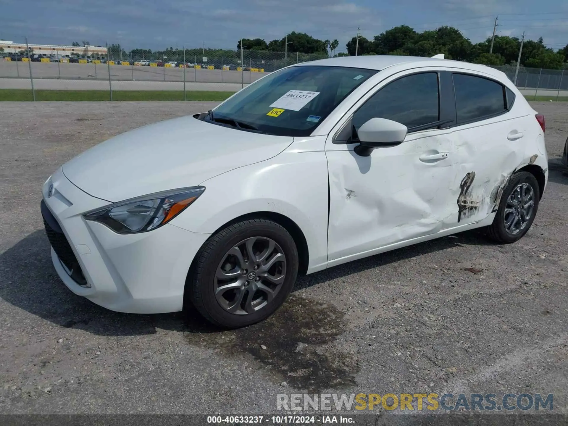 2 fotografías del automóvil dañado 3MYDLBJVXLY703650 TOYOTA YARIS 2020