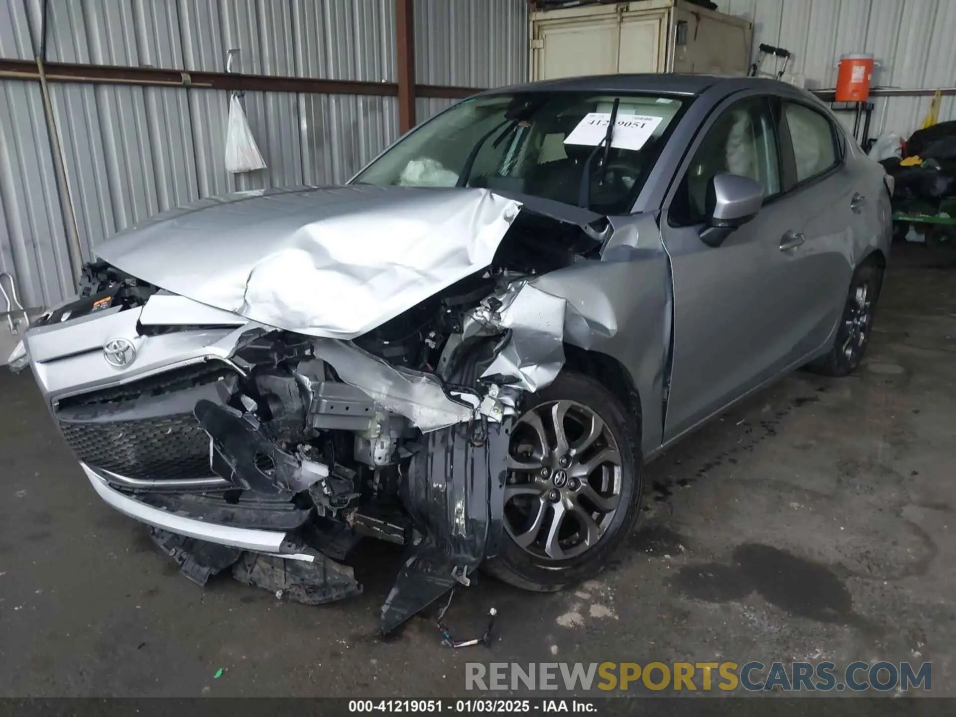 2 fotografías del automóvil dañado 3MYDLBYV1LY704997 TOYOTA YARIS 2020
