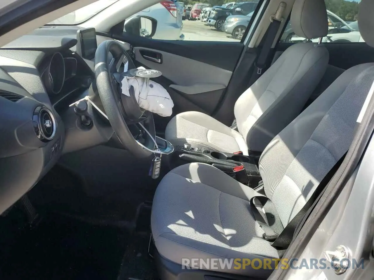 7 fotografías del automóvil dañado 3MYDLBYV1LY714882 TOYOTA YARIS 2020