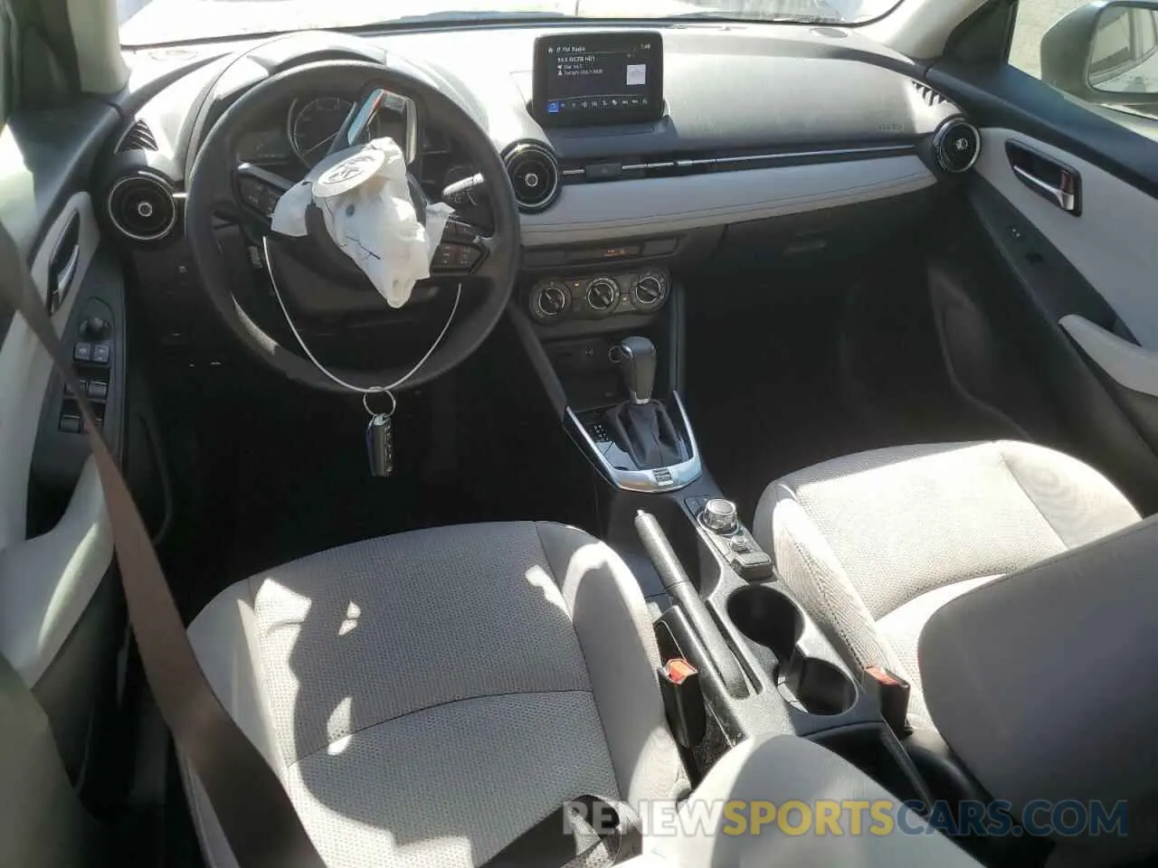8 fotografías del automóvil dañado 3MYDLBYV1LY714882 TOYOTA YARIS 2020