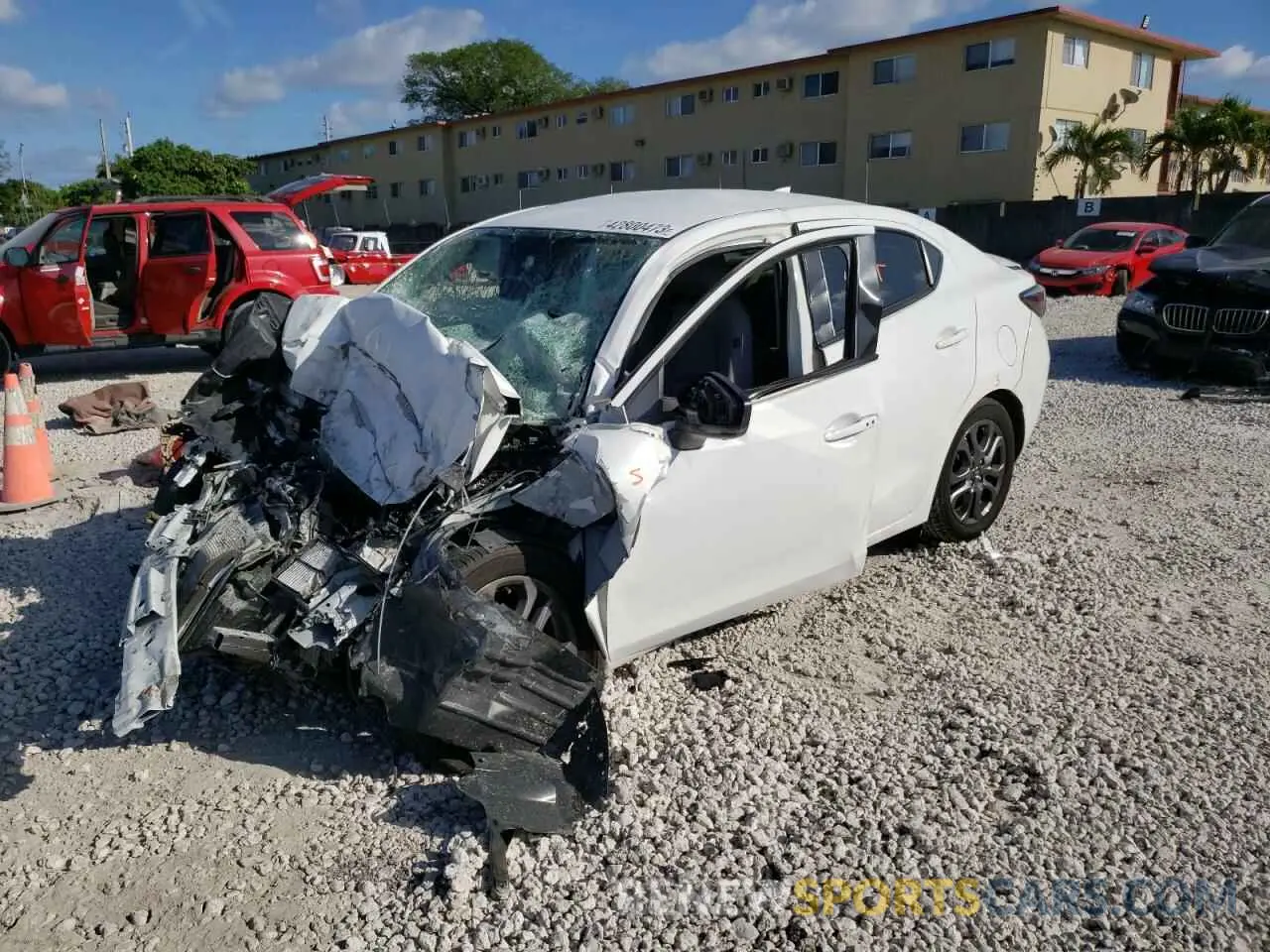 1 fotografías del automóvil dañado 3MYDLBYV1LY716020 TOYOTA YARIS 2020