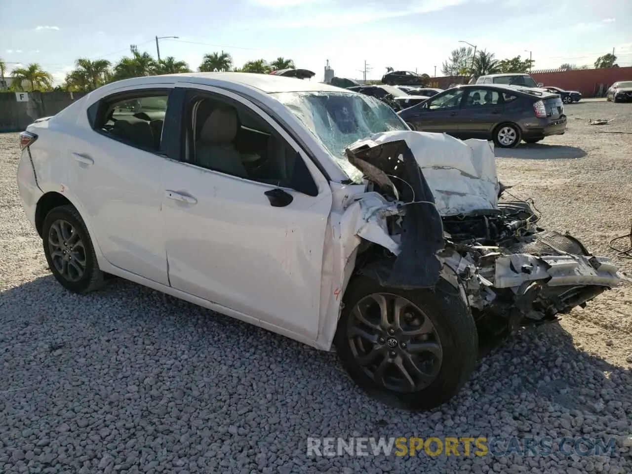 4 fotografías del automóvil dañado 3MYDLBYV1LY716020 TOYOTA YARIS 2020
